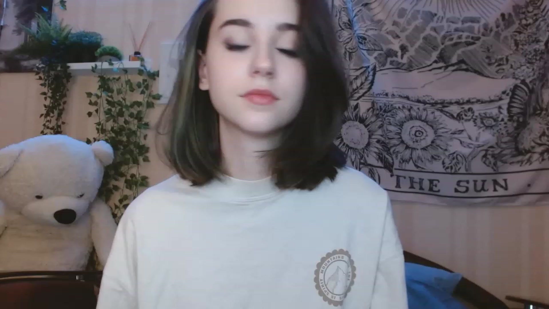 Gallery image thumbnail from ElsieF_'s myfreecams stream on, 11/24/2022, 20:15 image 12 of 20