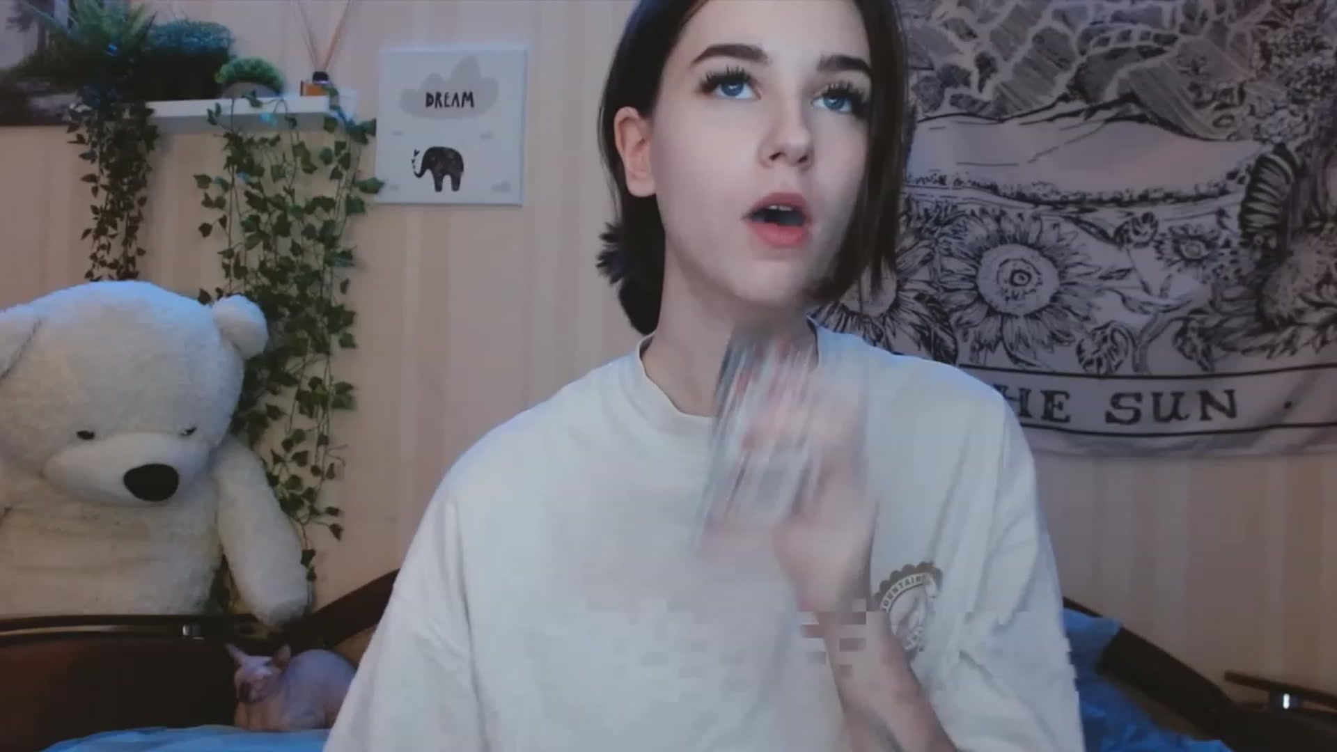 Gallery image thumbnail from ElsieF_'s myfreecams stream on, 11/24/2022, 20:15 image 3 of 20
