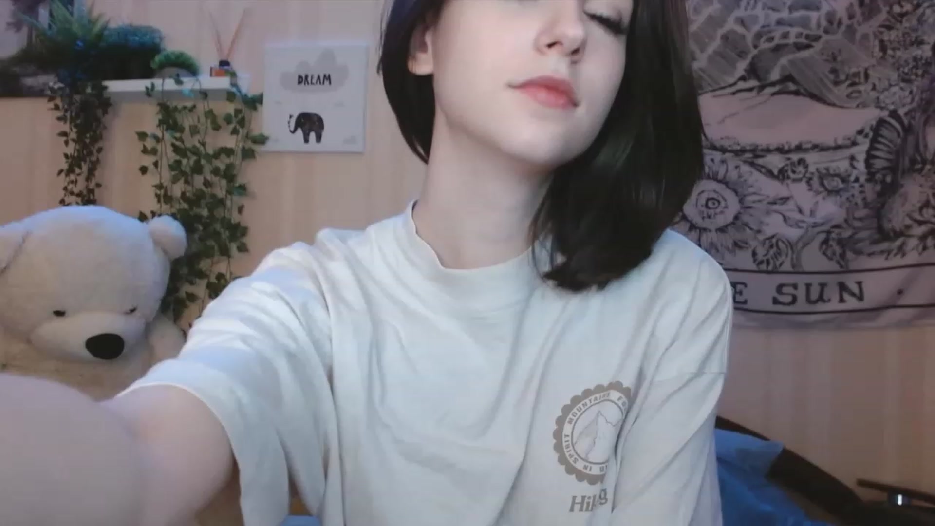 Gallery image thumbnail from ElsieF_'s myfreecams stream on, 11/24/2022, 20:15 image 5 of 20