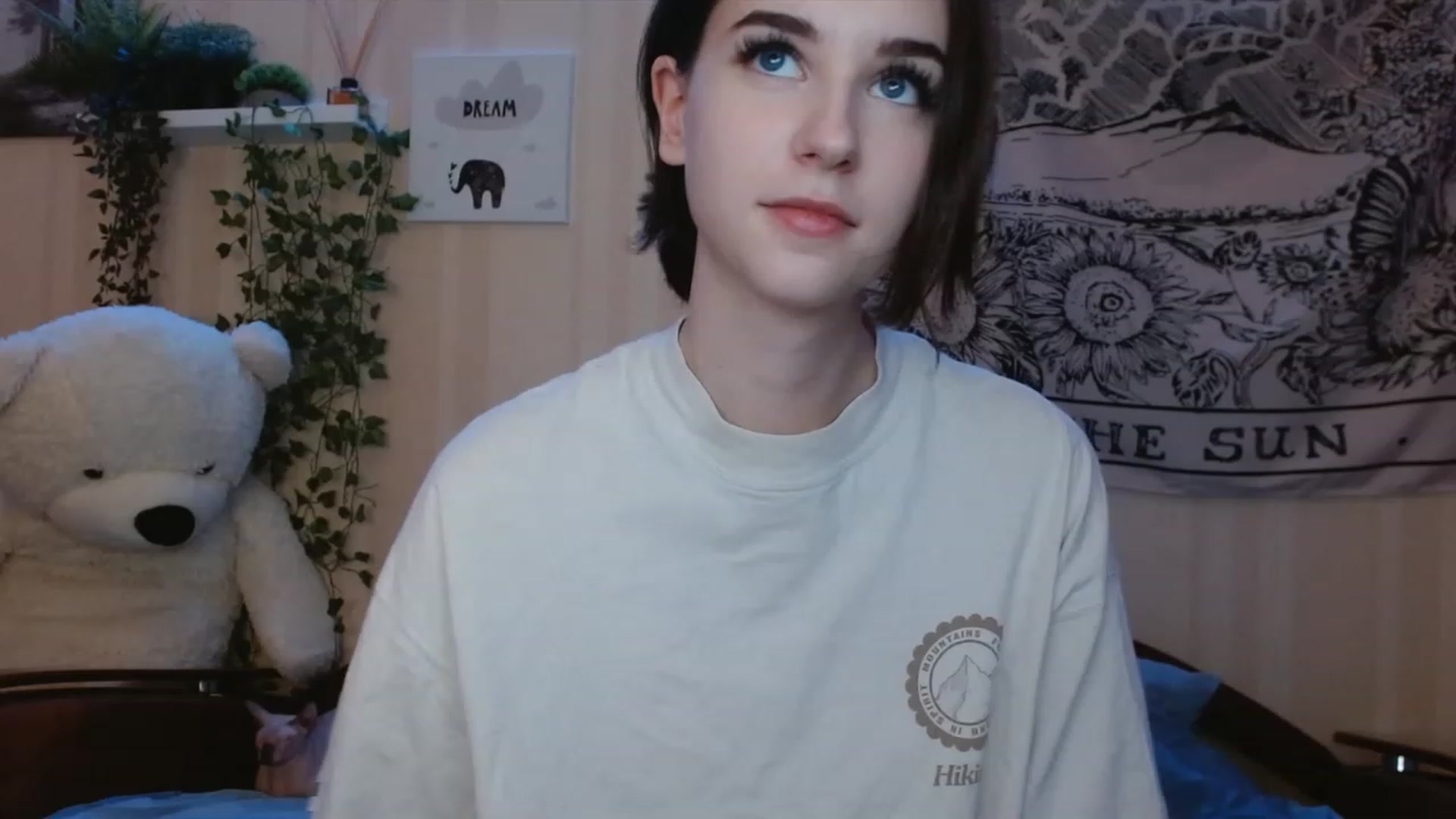 Gallery image thumbnail from ElsieF_'s myfreecams stream on, 11/24/2022, 20:15 image 2 of 20
