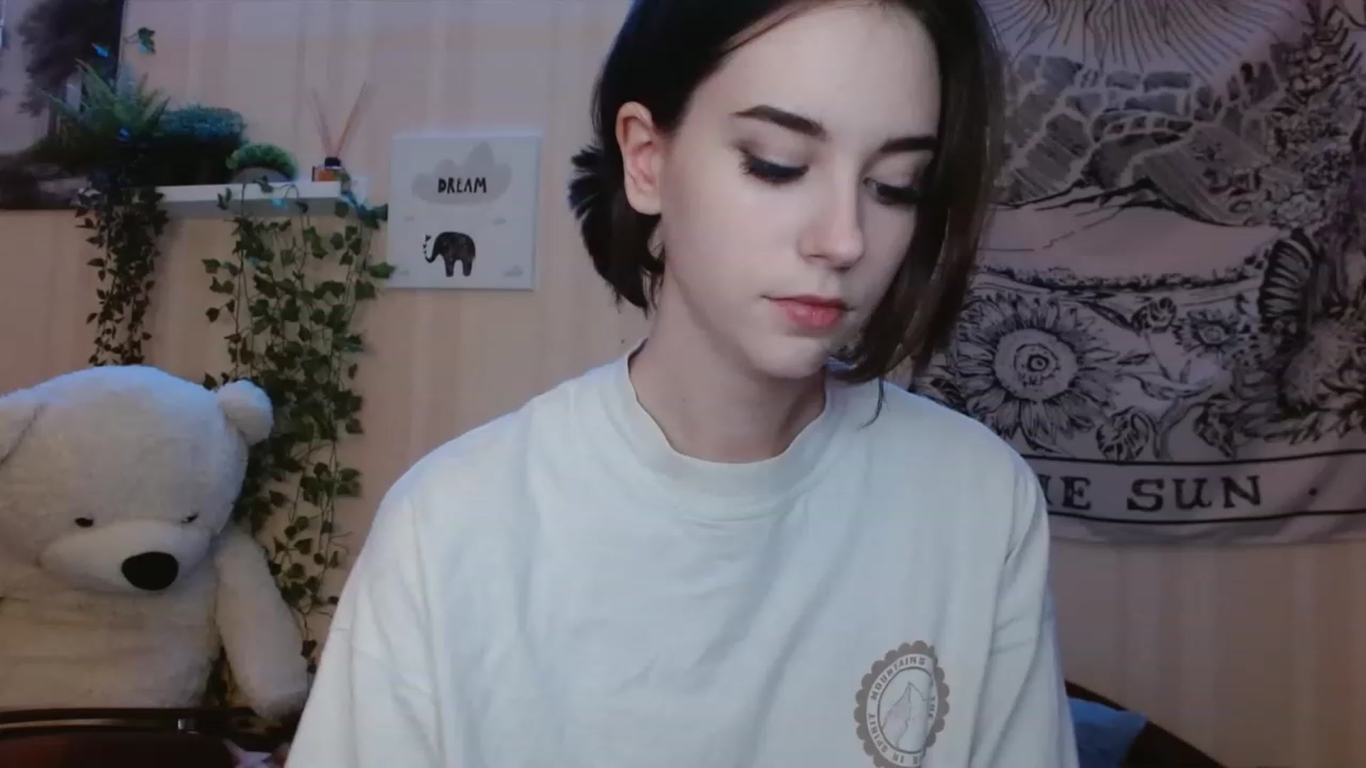 Gallery image thumbnail from ElsieF_'s myfreecams stream on, 11/24/2022, 20:15 image 1 of 20