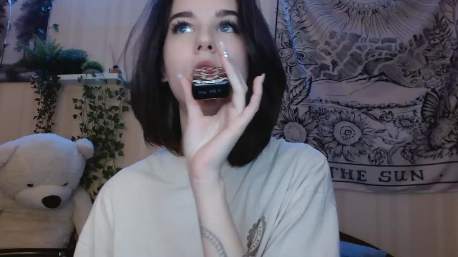 Gallery image thumbnail from ElsieF_'s myfreecams stream on, 11/24/2022, 20:15 image 20 of 20