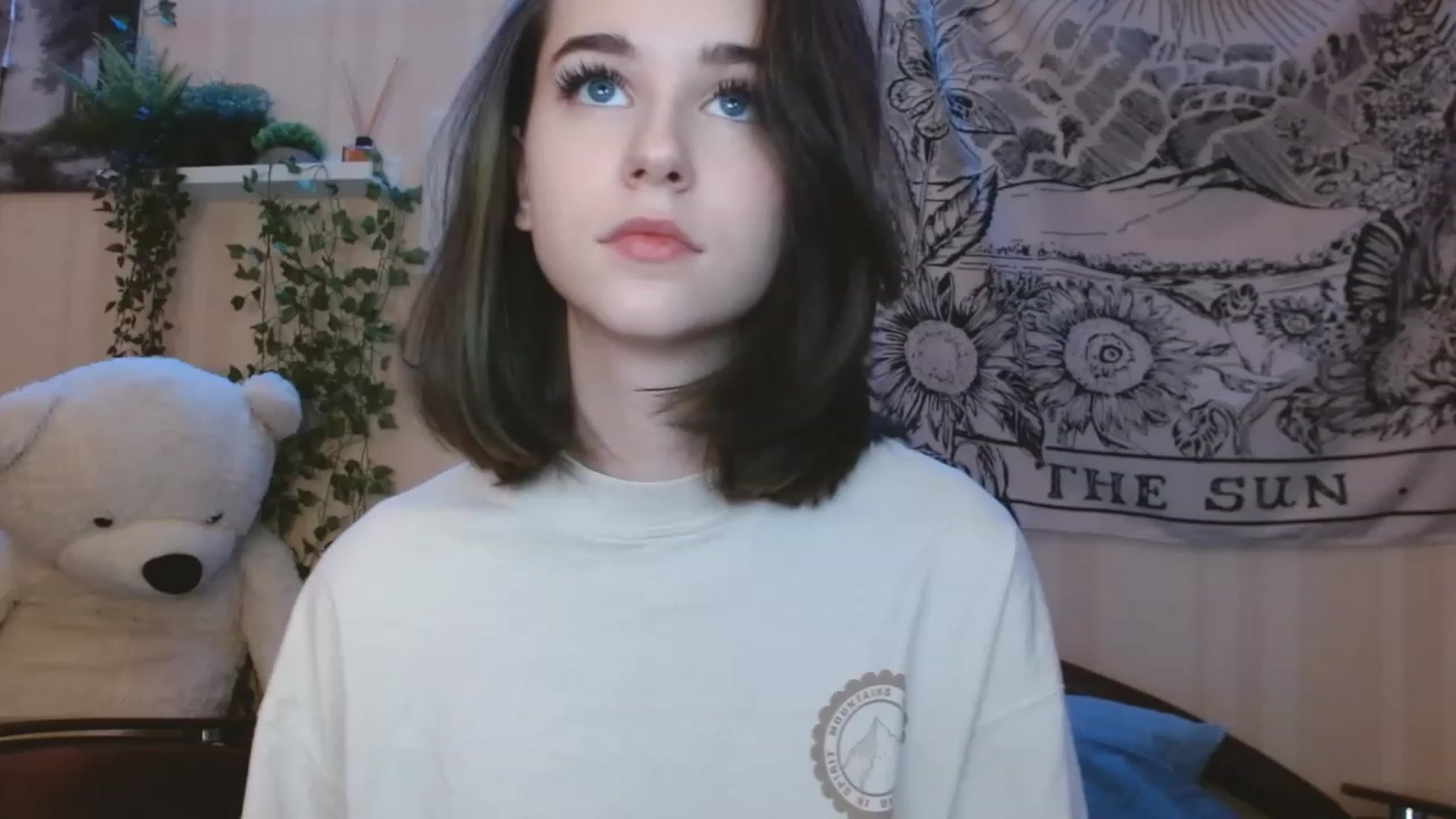Gallery image thumbnail from ElsieF_'s myfreecams stream on, 11/24/2022, 20:15 image 13 of 20