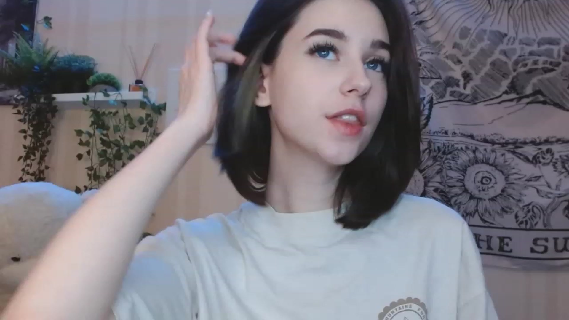 Gallery image thumbnail from ElsieF_'s myfreecams stream on, 11/24/2022, 20:15 image 6 of 20