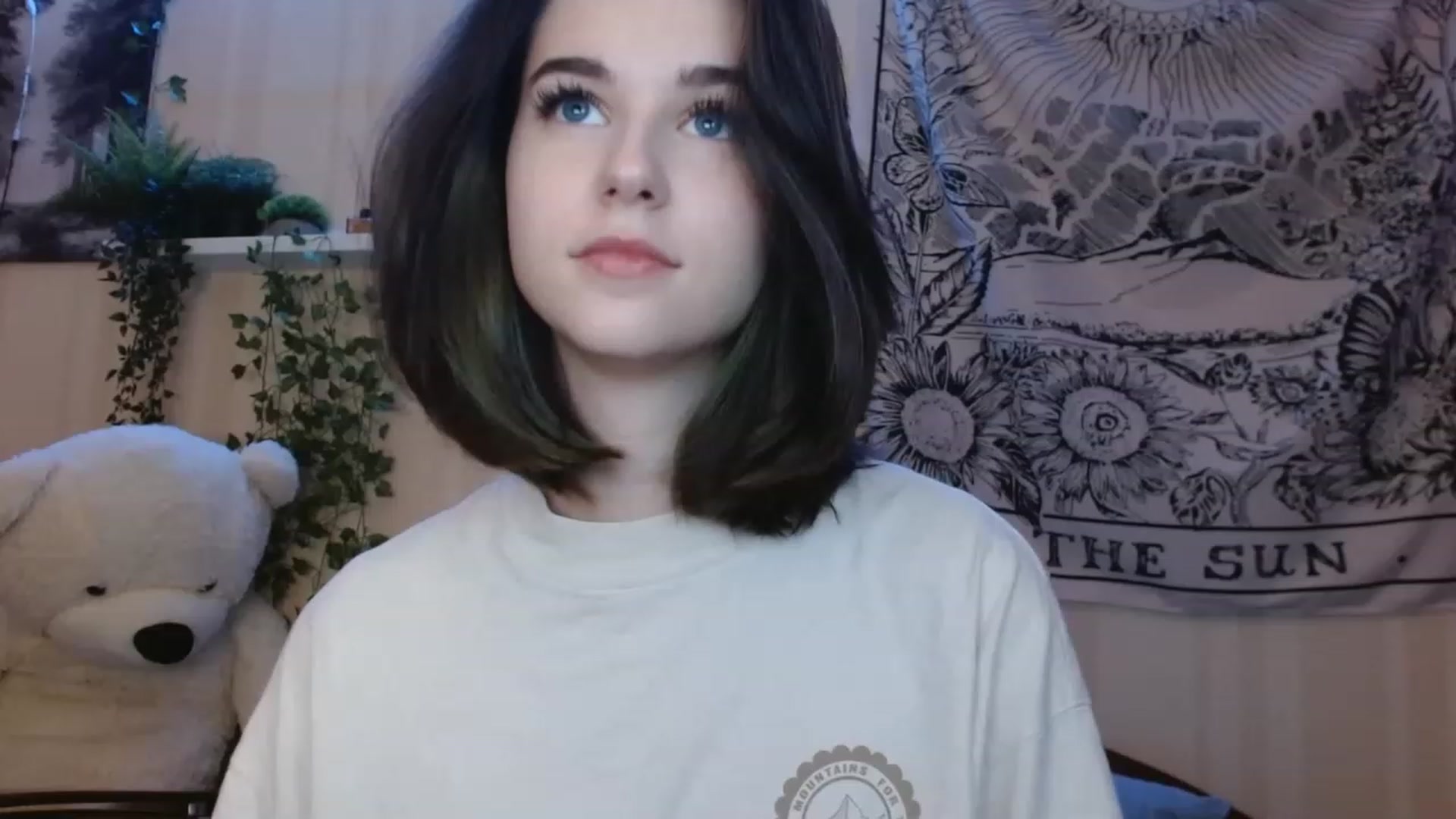 Gallery image thumbnail from ElsieF_'s myfreecams stream on, 11/24/2022, 20:15 image 18 of 20