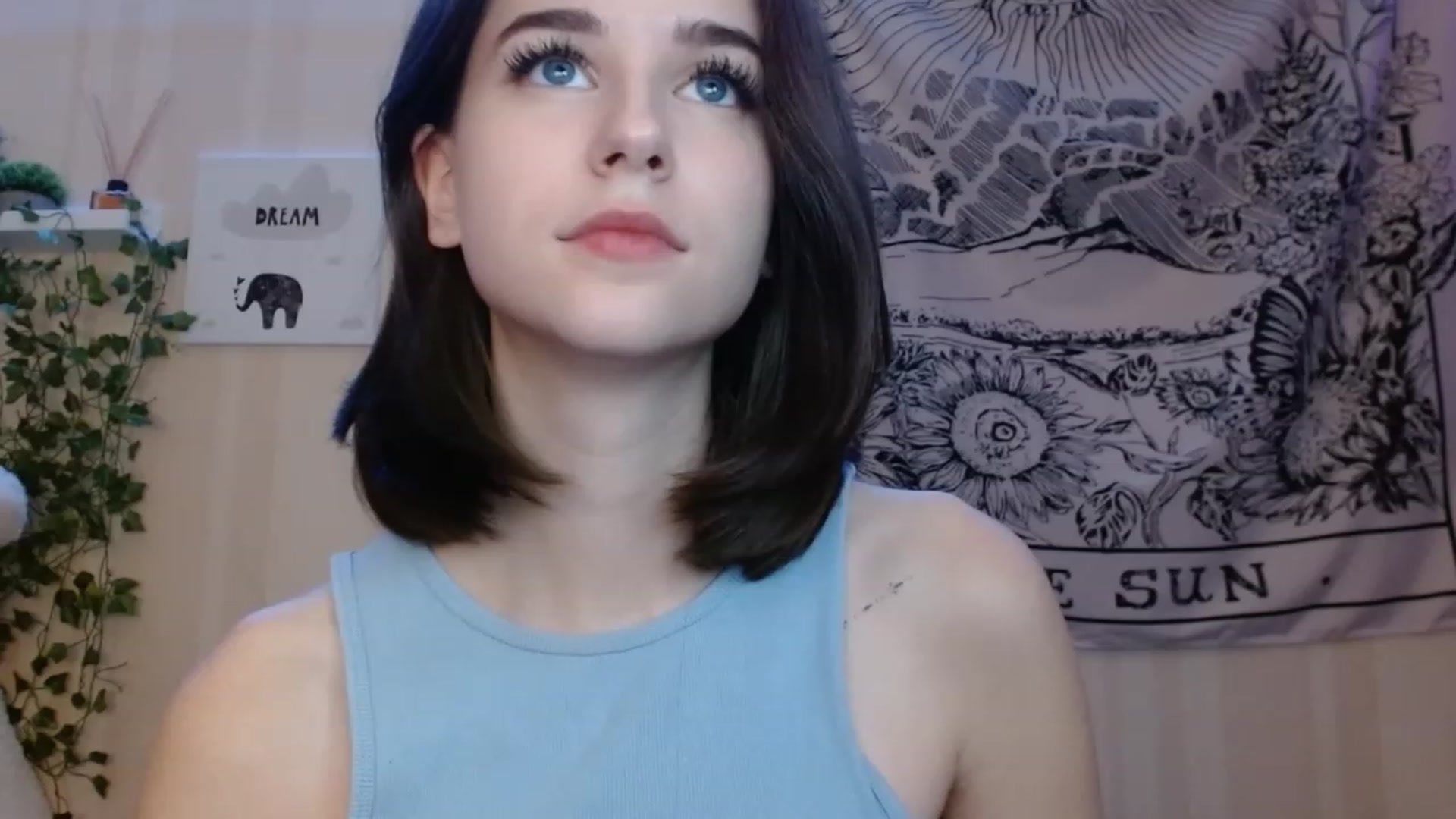 Gallery image thumbnail from ElsieF_'s myfreecams stream on, 11/24/2022, 21:31 image 4 of 20