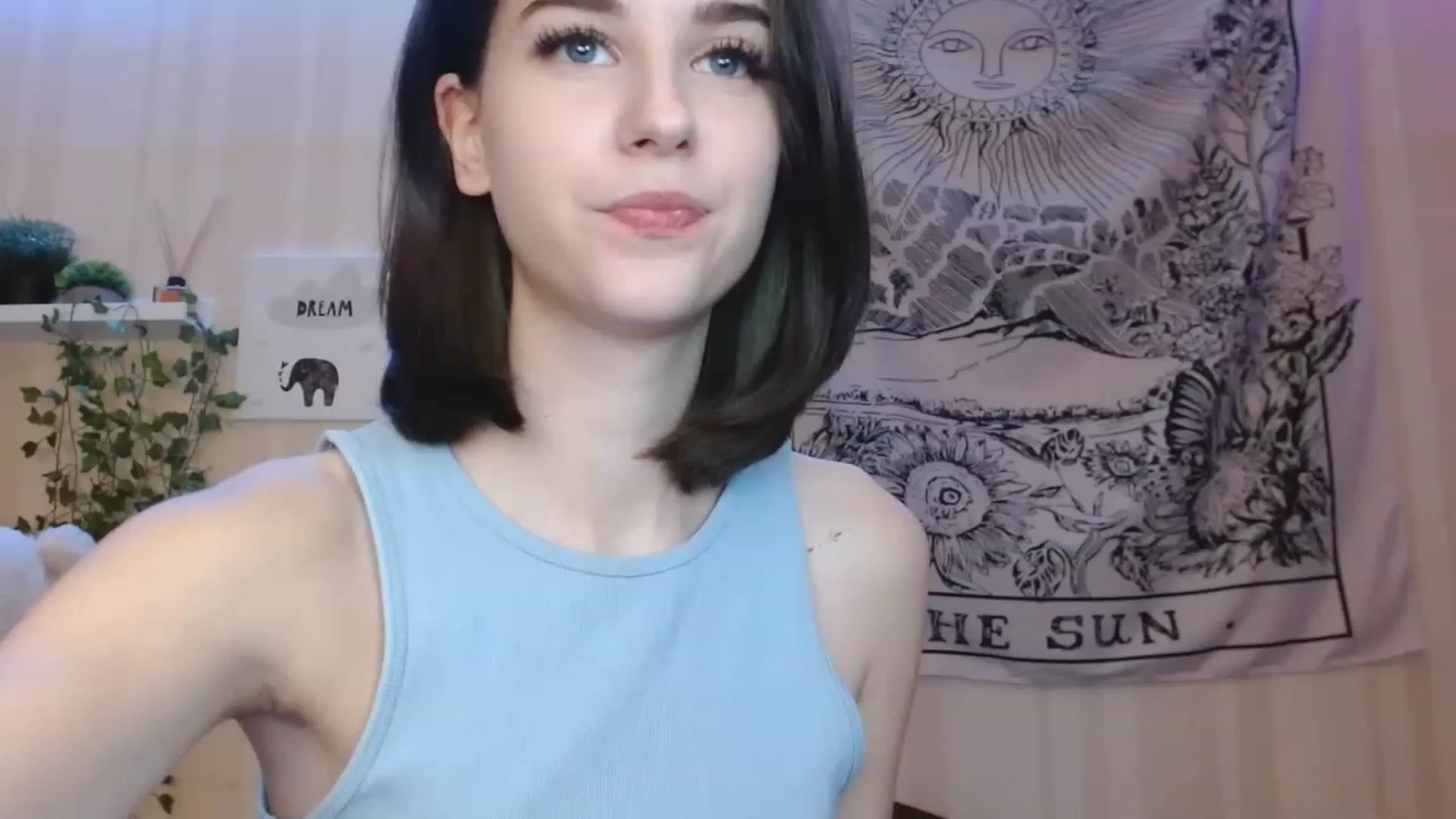 Gallery image thumbnail from ElsieF_'s myfreecams stream on, 11/24/2022, 21:31 image 12 of 20