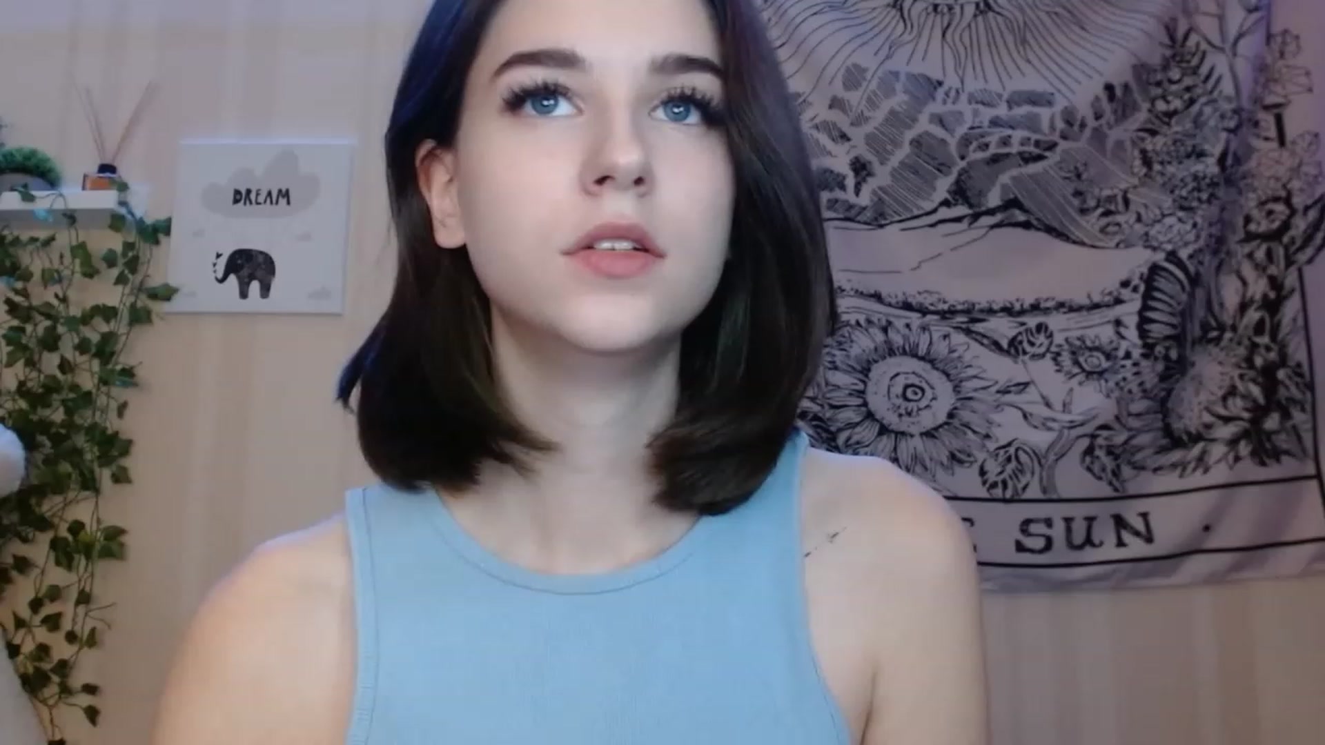 Gallery image thumbnail from ElsieF_'s myfreecams stream on, 11/24/2022, 21:31 image 3 of 20
