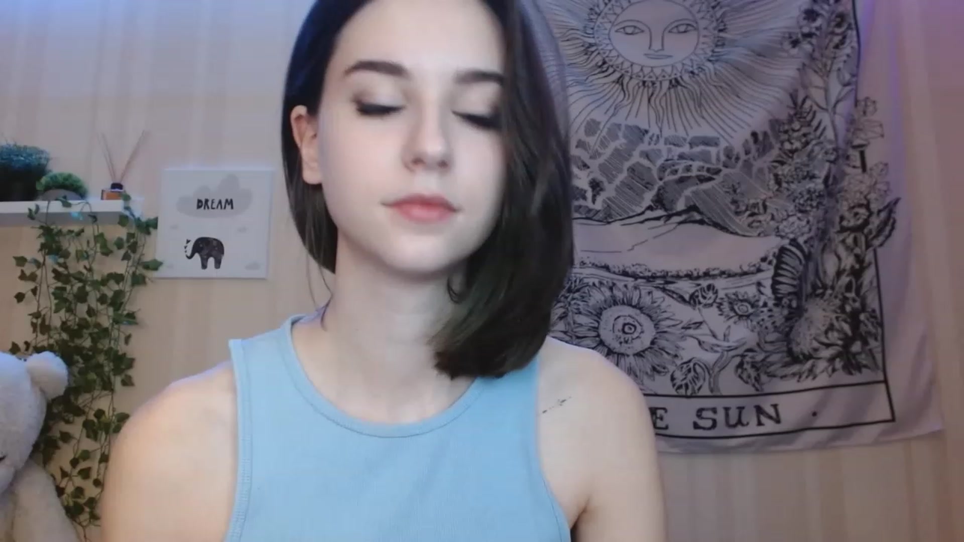 Gallery image thumbnail from ElsieF_'s myfreecams stream on, 11/24/2022, 21:31 image 18 of 20