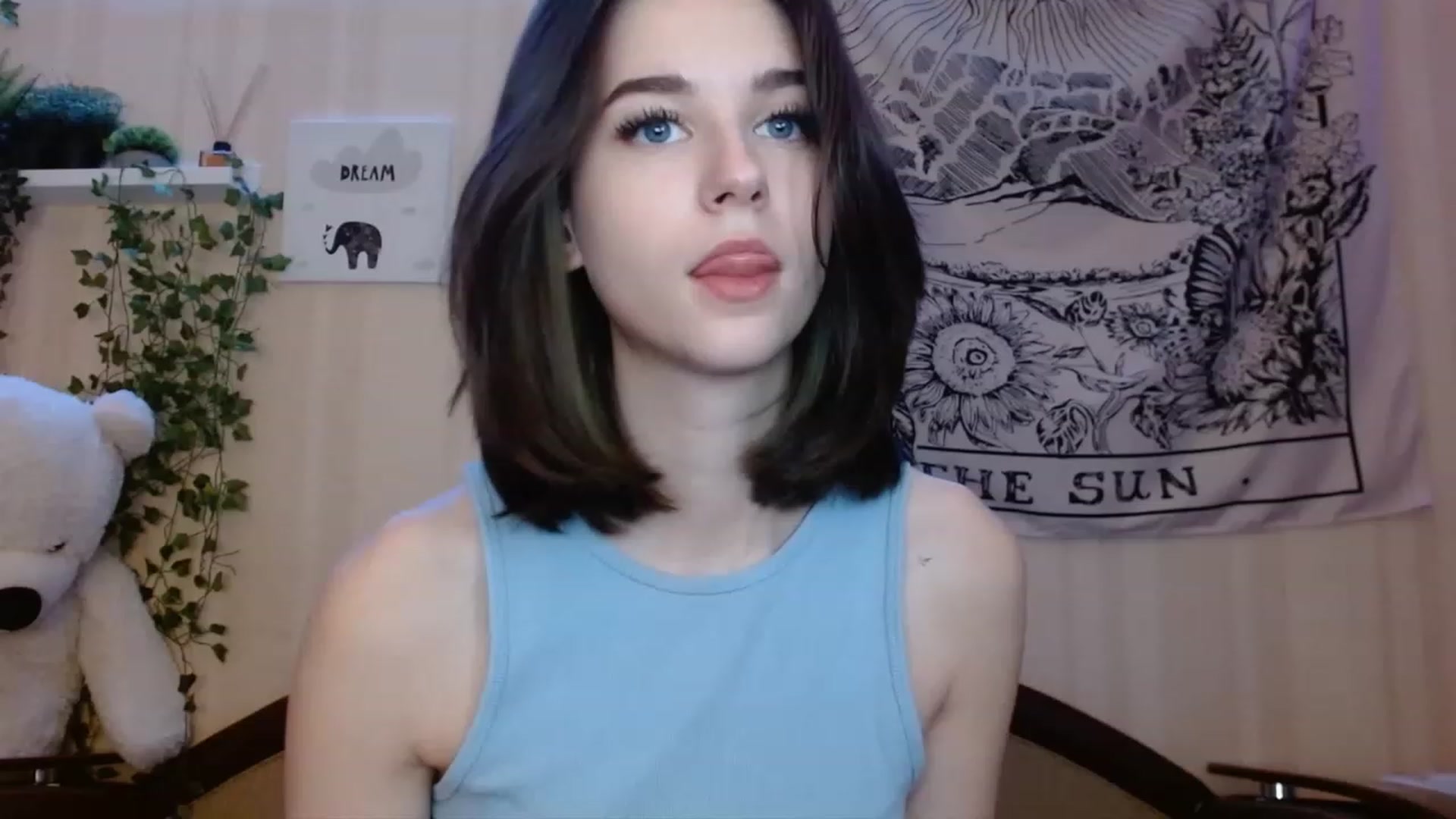 Gallery image thumbnail from ElsieF_'s myfreecams stream on, 11/24/2022, 22:31 image 2 of 20