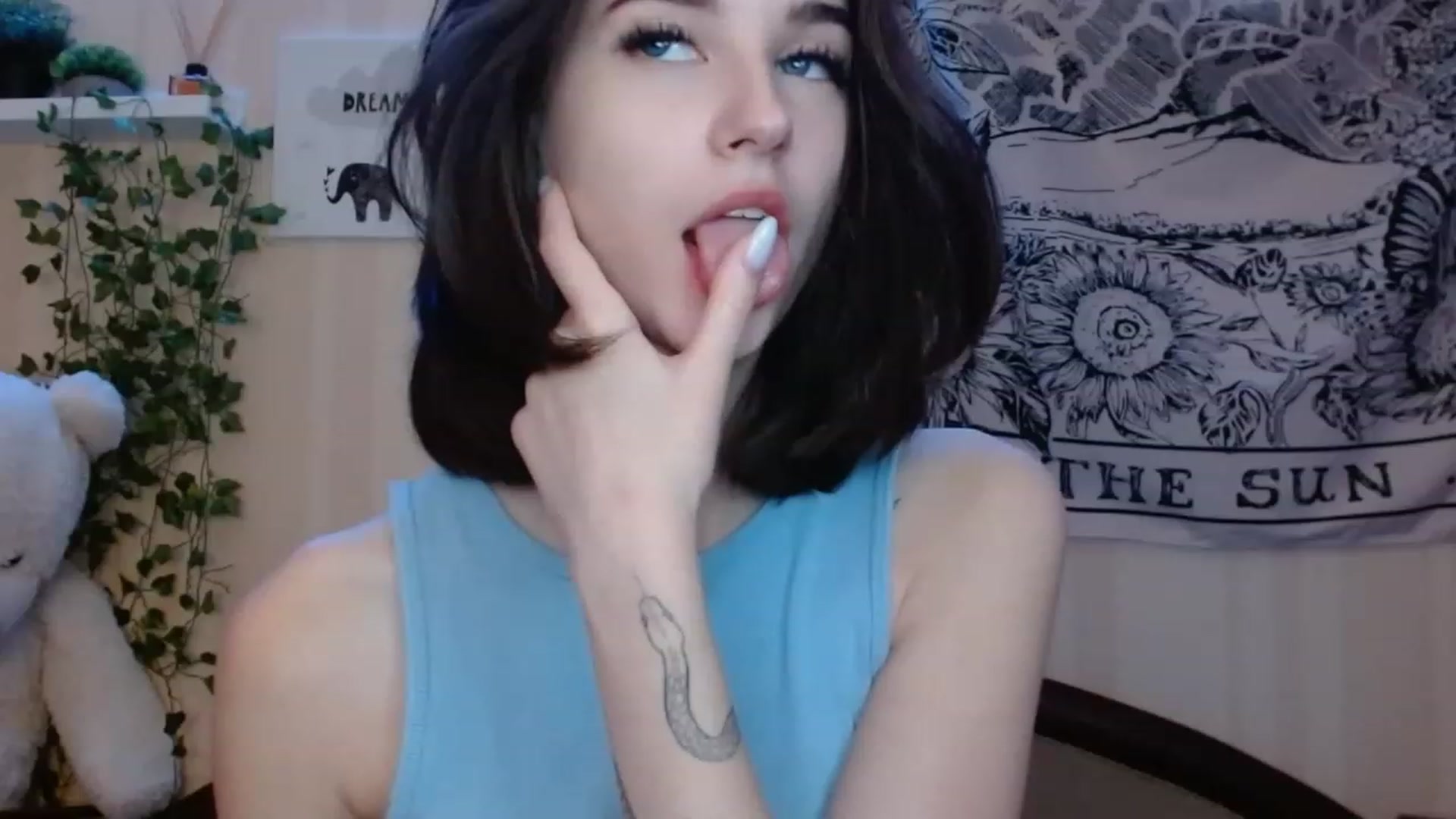 Gallery image thumbnail from ElsieF_'s myfreecams stream on, 11/24/2022, 22:31 image 11 of 20