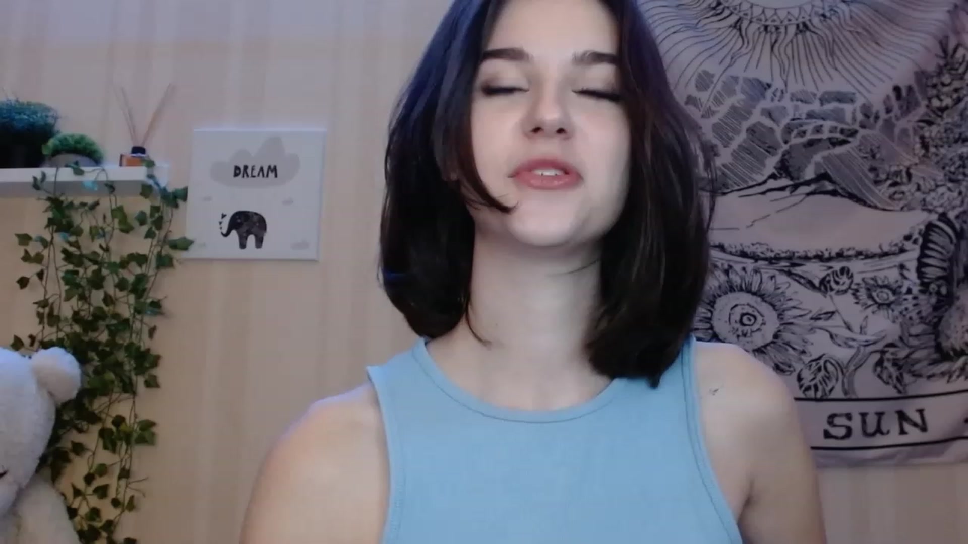 Gallery image thumbnail from ElsieF_'s myfreecams stream on, 11/24/2022, 22:31 image 13 of 20