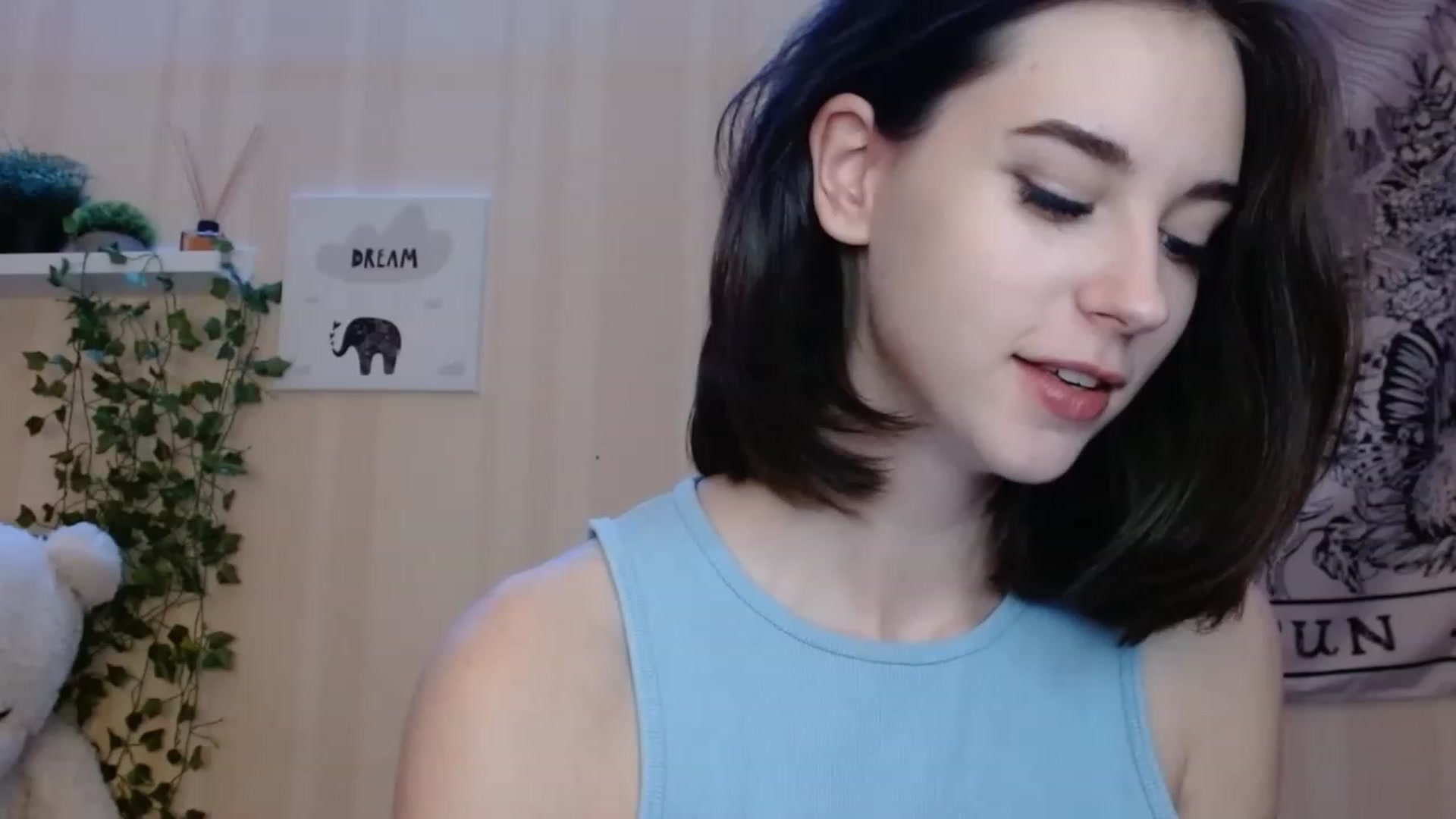 Gallery image thumbnail from ElsieF_'s myfreecams stream on, 11/24/2022, 22:31 image 12 of 20