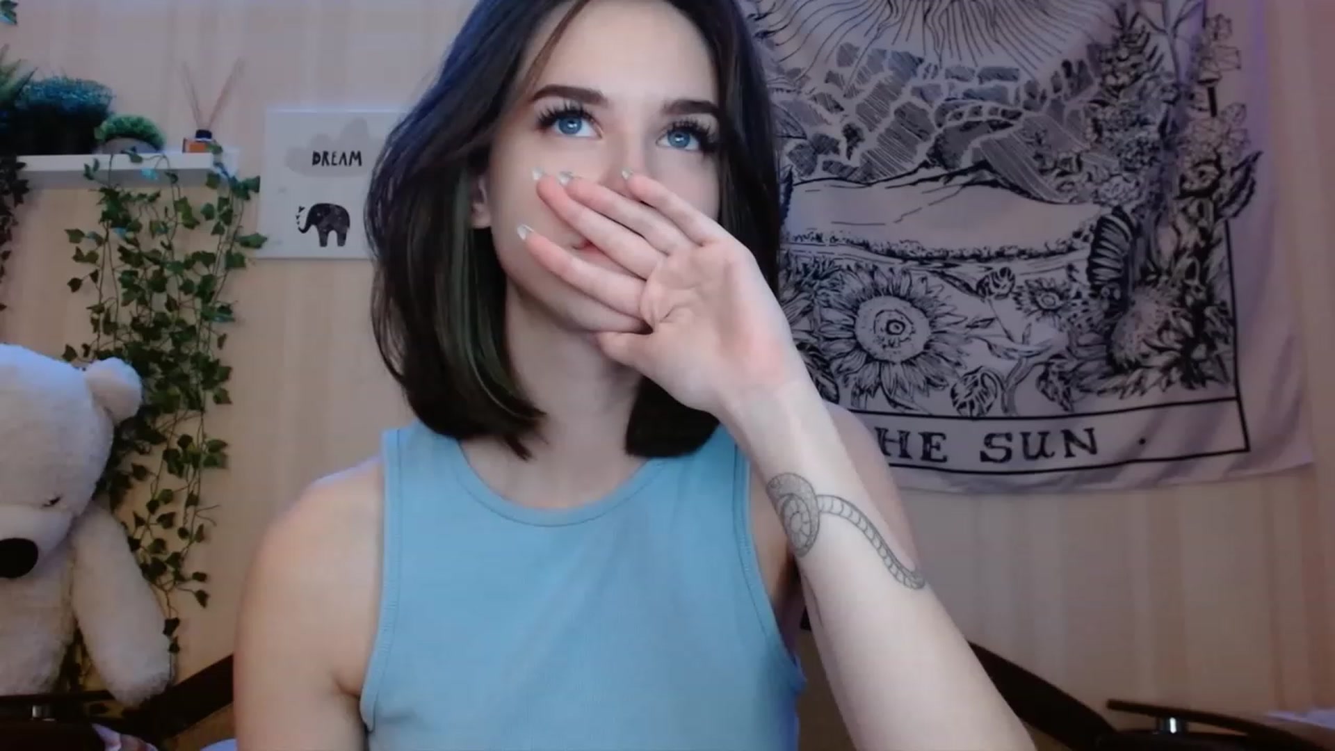 Gallery image thumbnail from ElsieF_'s myfreecams stream on, 11/24/2022, 22:31 image 1 of 20