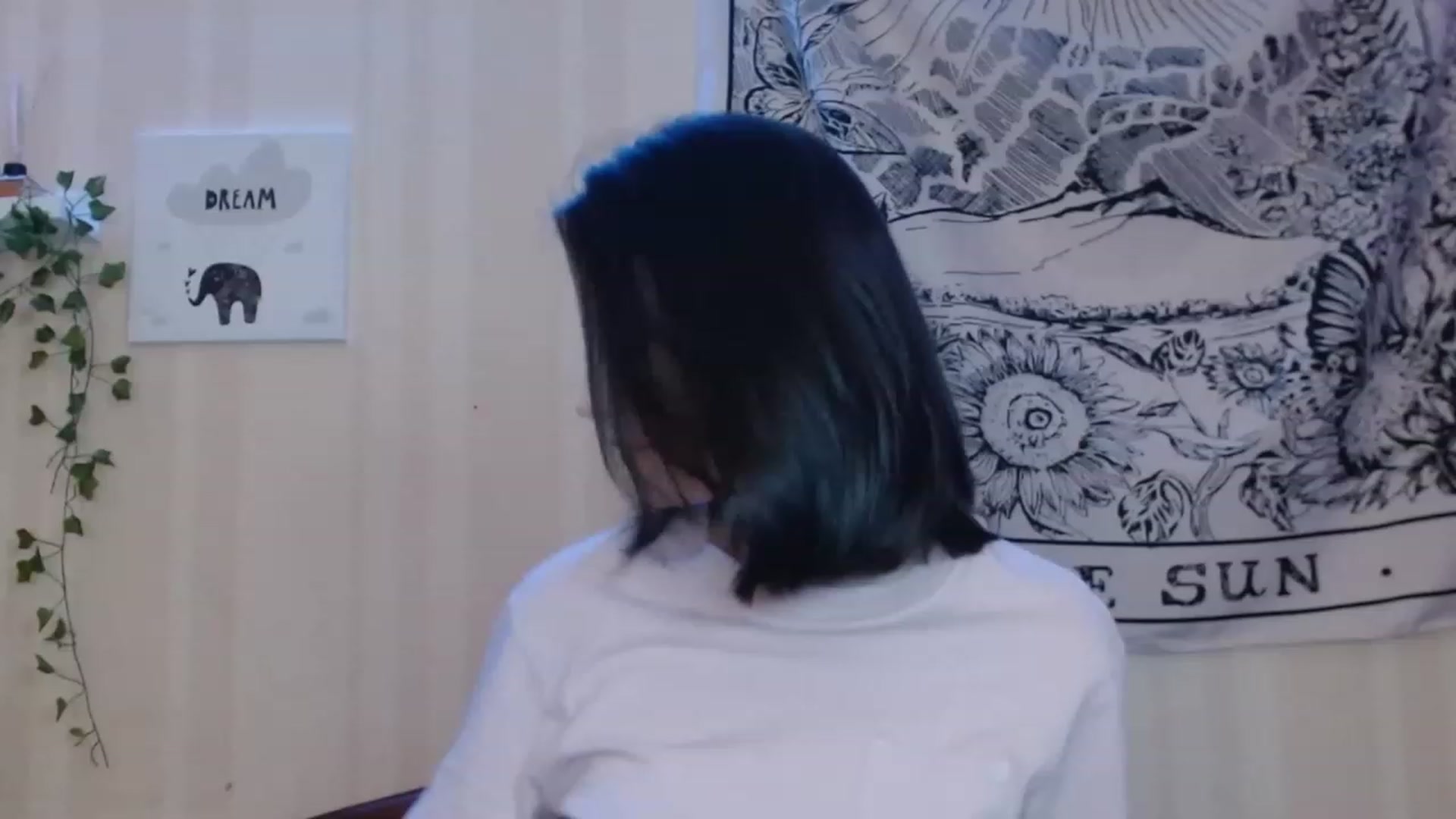 Gallery image thumbnail from ElsieF_'s myfreecams stream on, 11/27/2022, 18:36 image 5 of 20