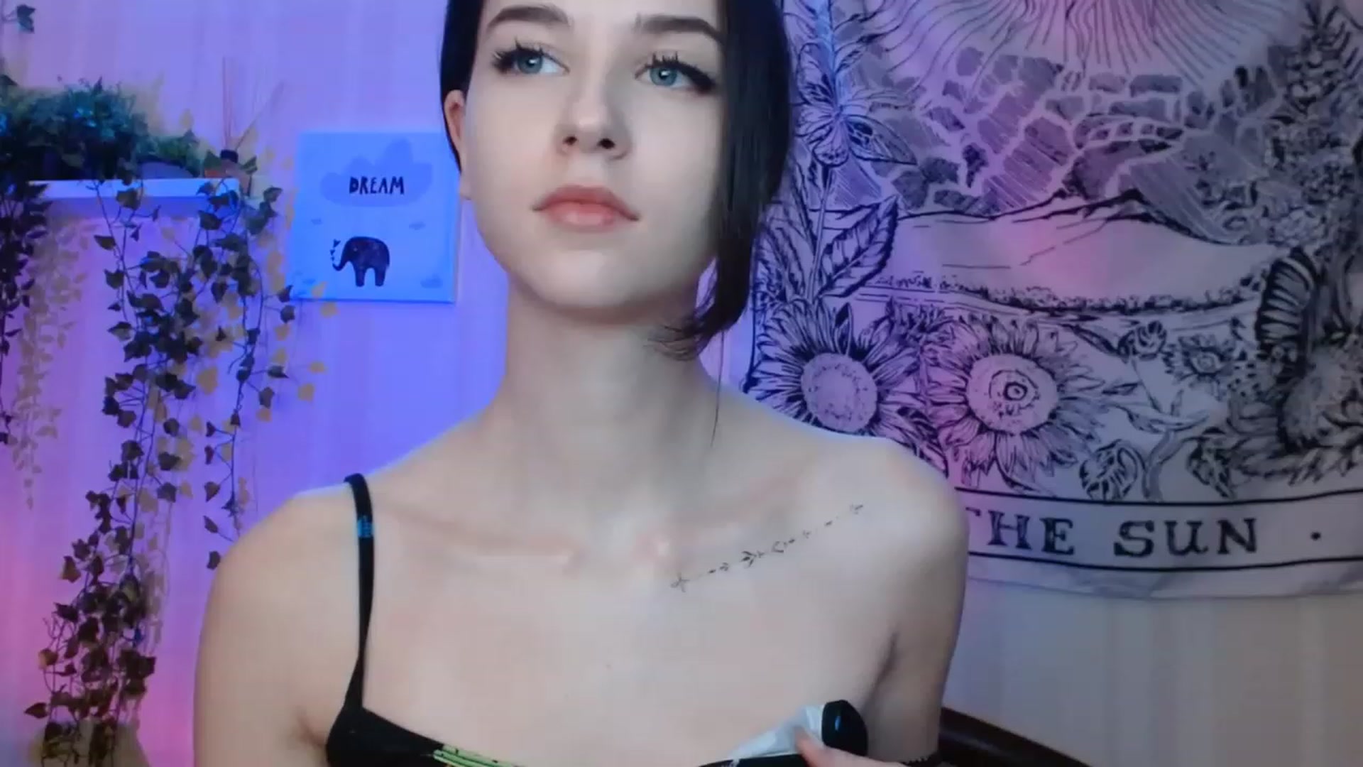 Gallery image thumbnail from ElsieF_'s myfreecams stream on, 12/09/2022, 16:59 image 7 of 20