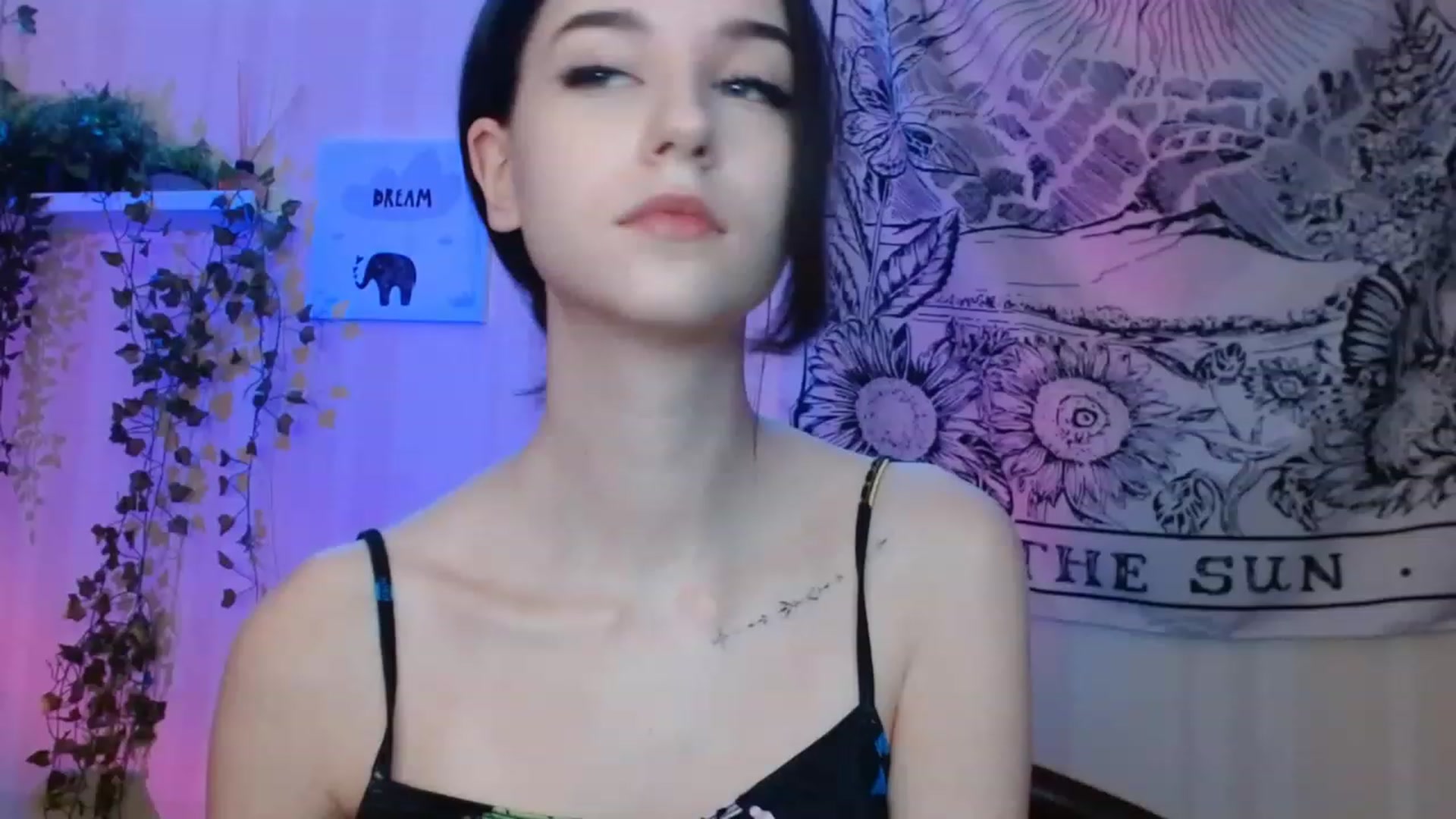 Gallery image thumbnail from ElsieF_'s myfreecams stream on, 12/09/2022, 16:59 image 10 of 20
