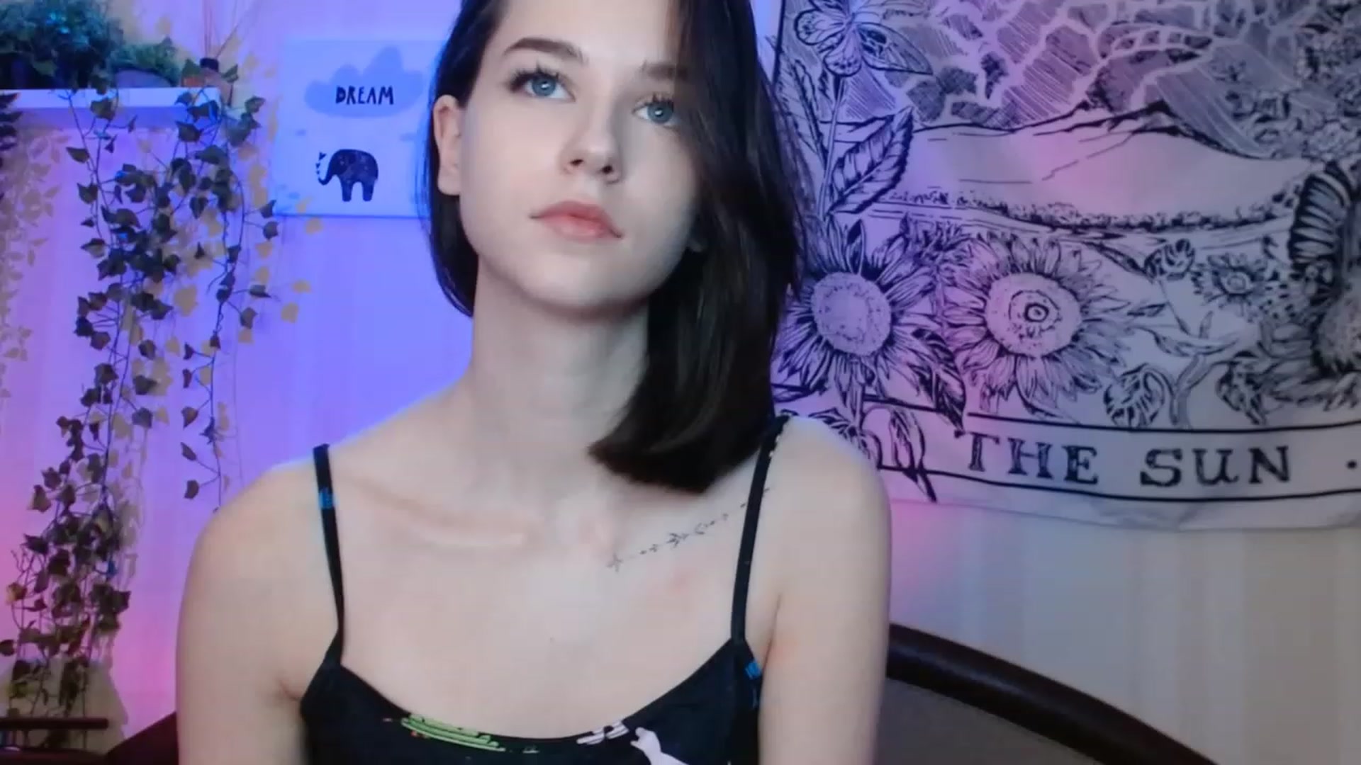 Gallery image thumbnail from ElsieF_'s myfreecams stream on, 12/09/2022, 17:22 image 8 of 20
