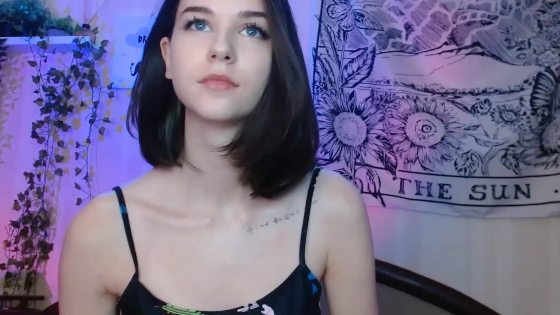 Gallery image thumbnail from ElsieF_'s myfreecams stream on, 12/09/2022, 17:22 image 14 of 20