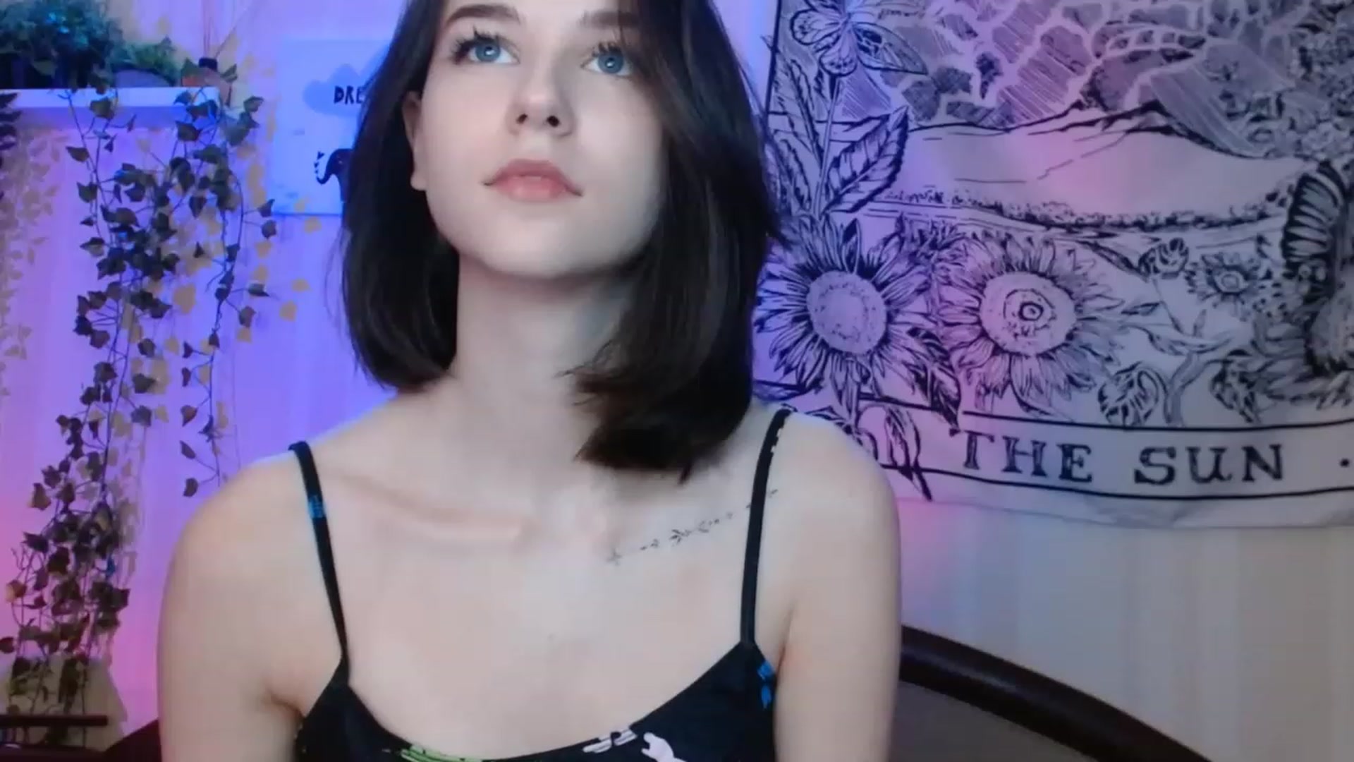 Gallery image thumbnail from ElsieF_'s myfreecams stream on, 12/09/2022, 17:22 image 11 of 20