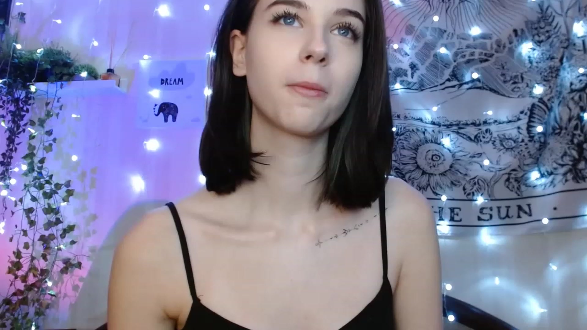Gallery image thumbnail from ElsieF_'s myfreecams stream on, 12/11/2022, 22:30 image 7 of 20