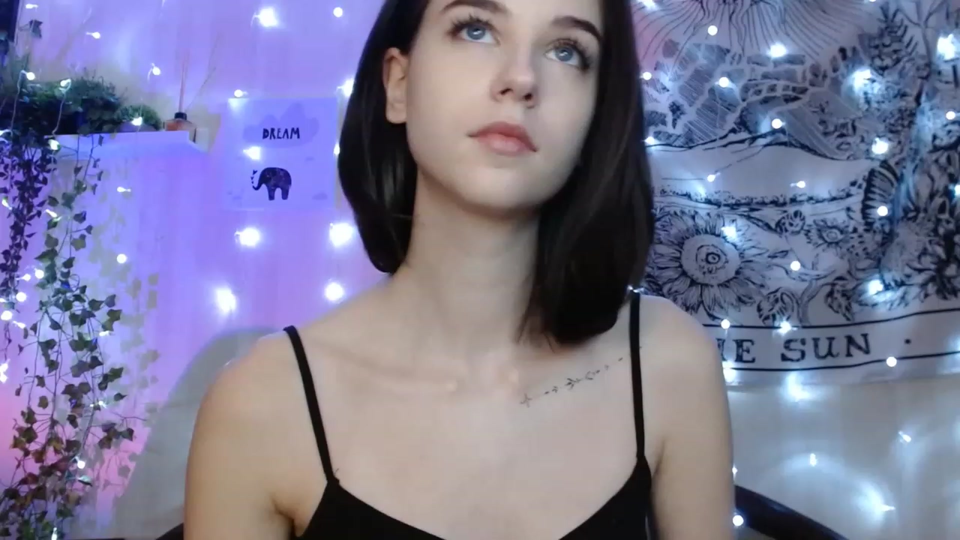 Gallery image thumbnail from ElsieF_'s myfreecams stream on, 12/11/2022, 22:30 image 11 of 20