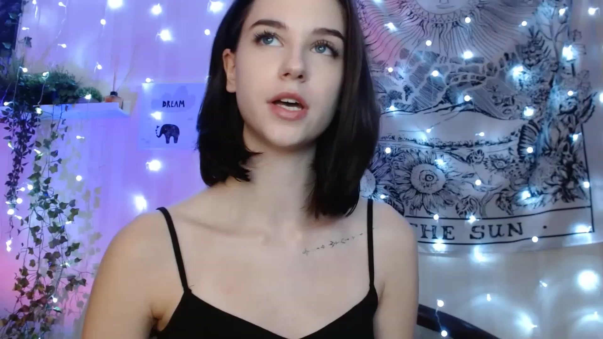 Gallery image thumbnail from ElsieF_'s myfreecams stream on, 12/11/2022, 22:30 image 20 of 20