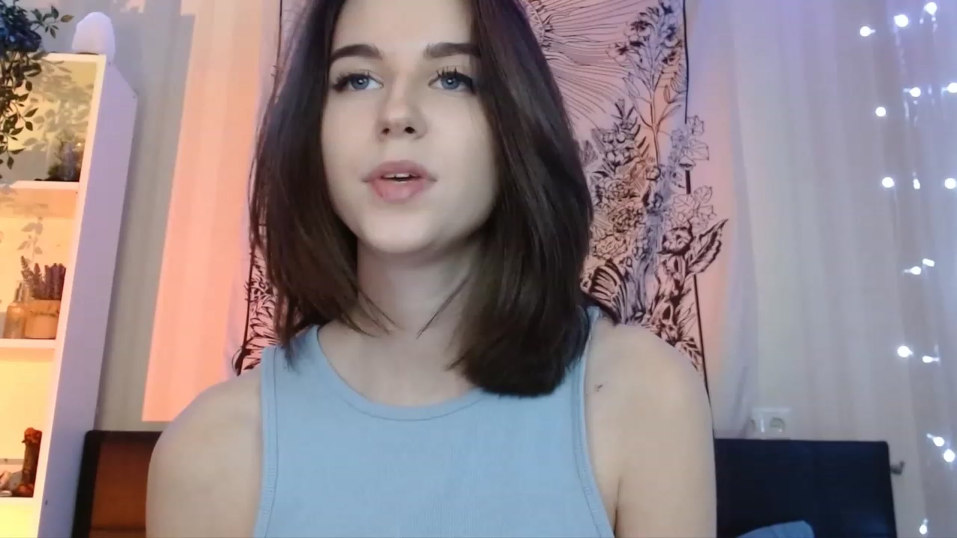 Gallery image thumbnail from ElsieF_'s myfreecams stream on, 12/16/2022, 21:00 image 1 of 20