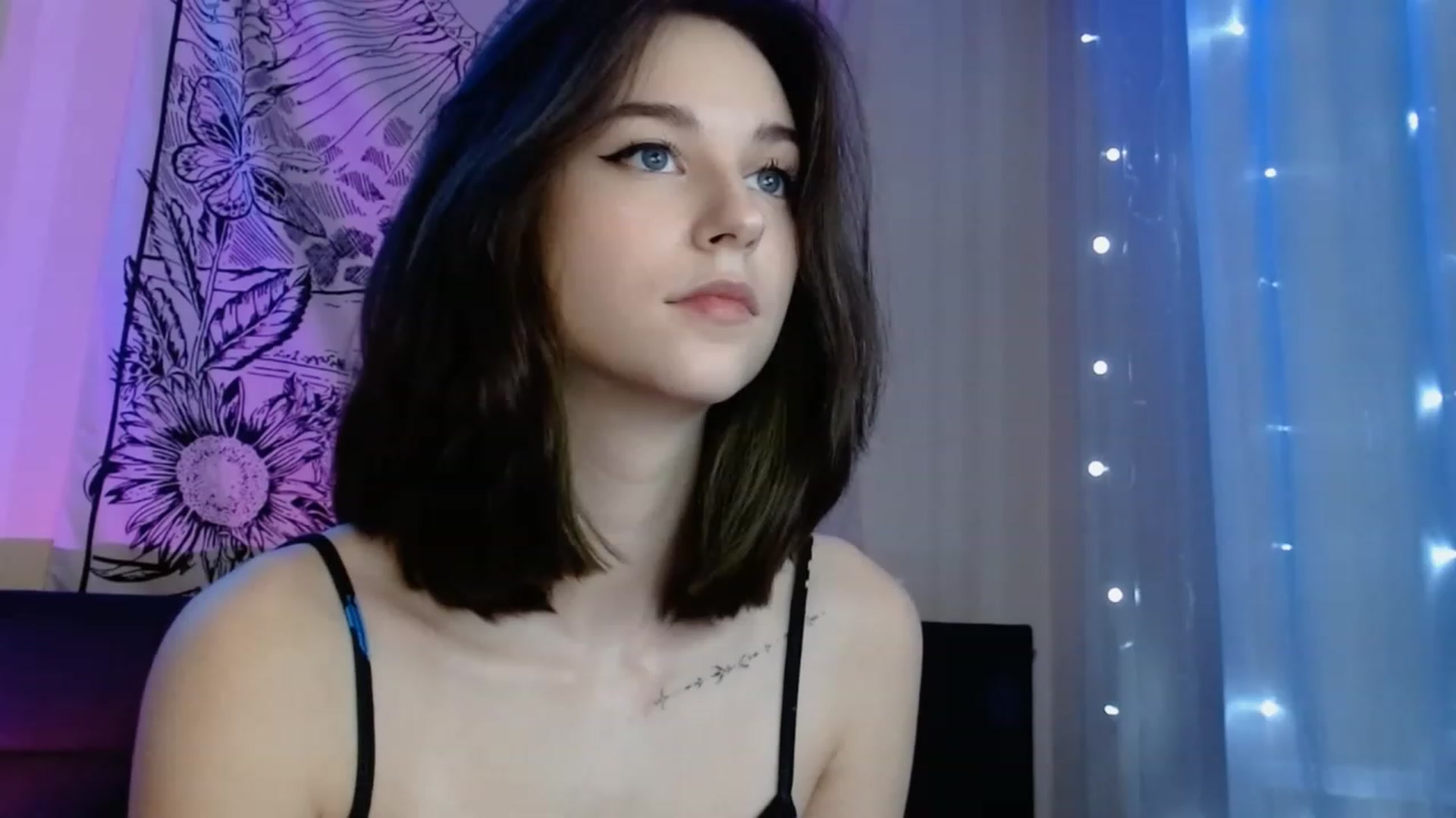 Gallery image thumbnail from ElsieF_'s myfreecams stream on, 12/24/2022, 18:12 image 19 of 20