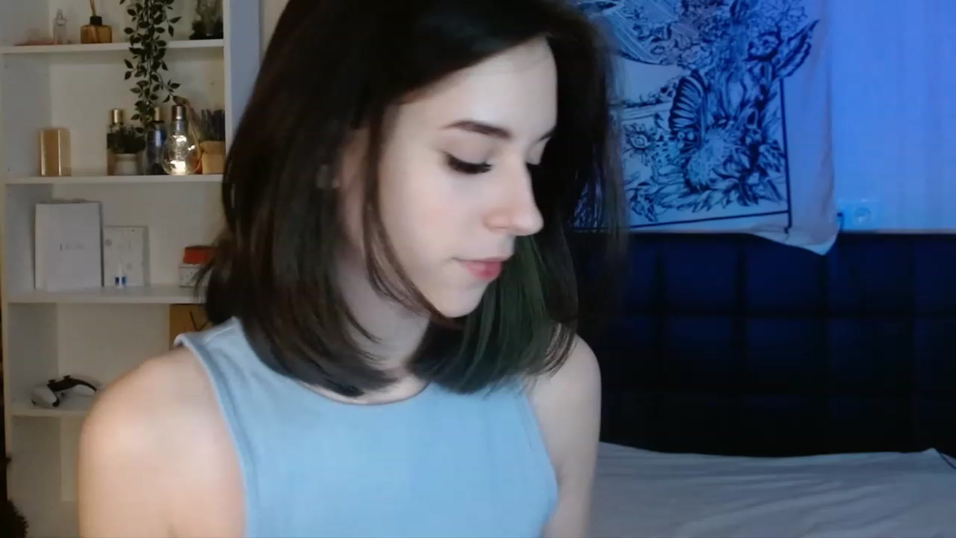 Gallery image thumbnail from ElsieF_'s myfreecams stream on, 01/02/2023, 22:00 image 19 of 20