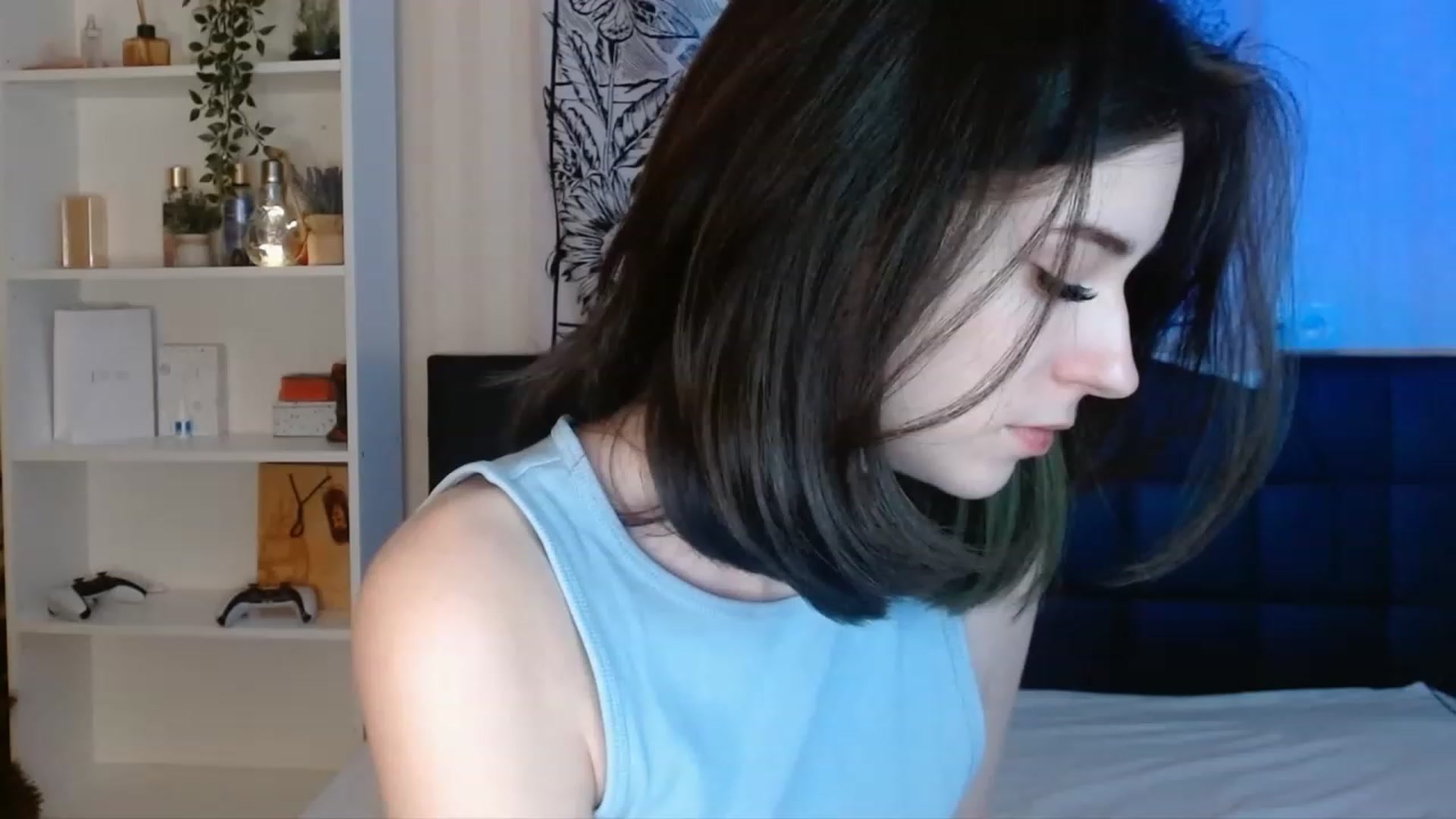 Gallery image thumbnail from ElsieF_'s myfreecams stream on, 01/02/2023, 22:00 image 13 of 20