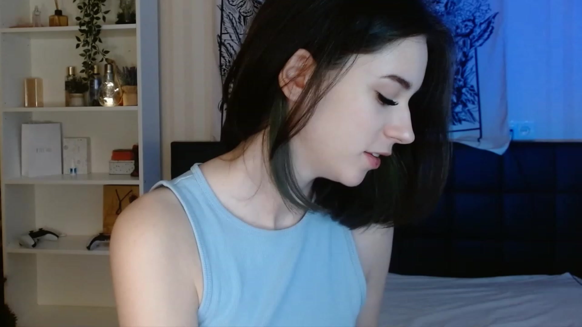Gallery image thumbnail from ElsieF_'s myfreecams stream on, 01/02/2023, 22:00 image 14 of 20