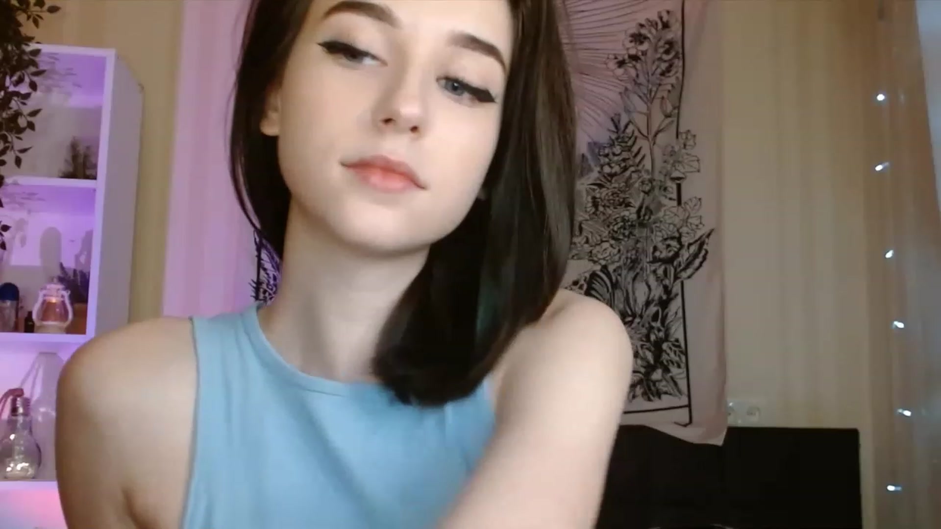 Gallery image thumbnail from ElsieF_'s myfreecams stream on, 01/13/2023, 19:19 image 19 of 20