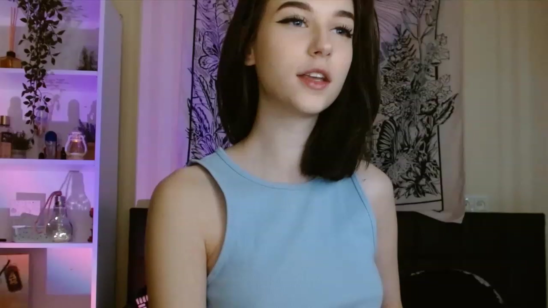 Gallery image thumbnail from ElsieF_'s myfreecams stream on, 01/13/2023, 19:19 image 16 of 20