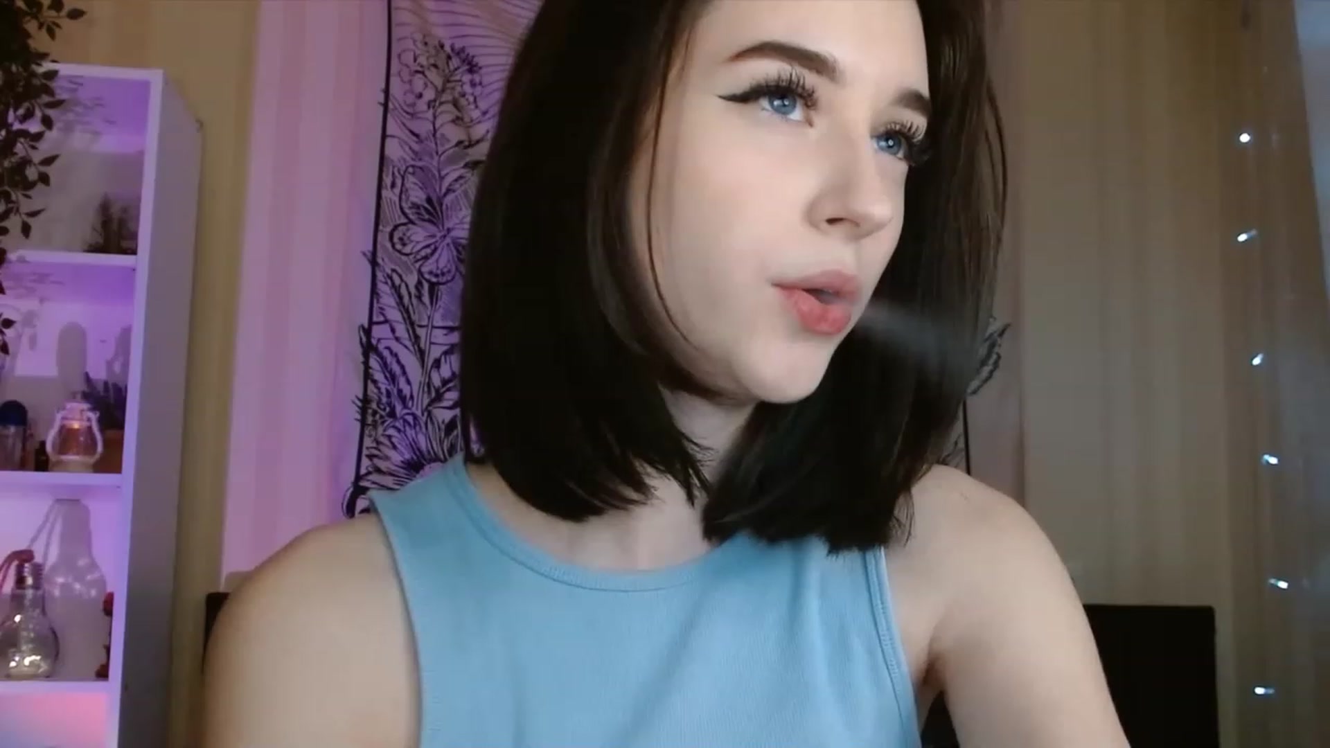 Gallery image thumbnail from ElsieF_'s myfreecams stream on, 01/13/2023, 19:19 image 18 of 20