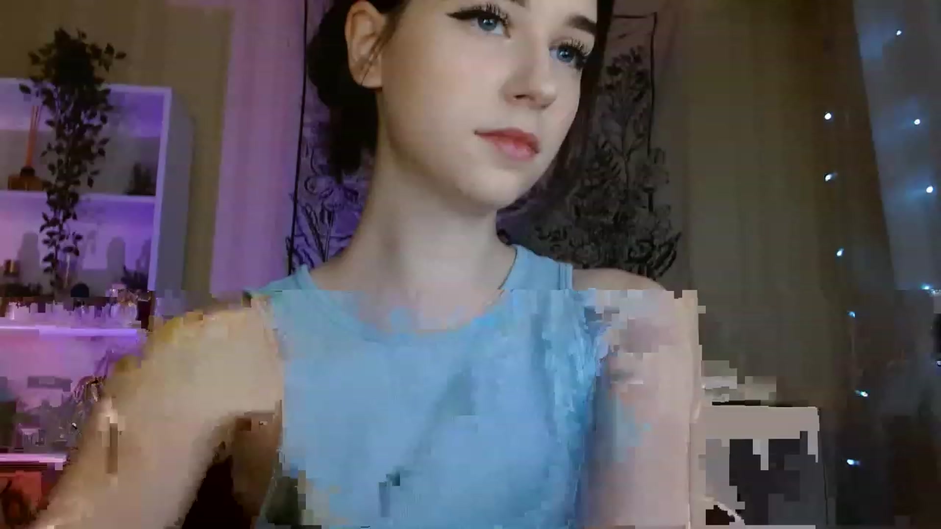 Gallery image thumbnail from ElsieF_'s myfreecams stream on, 01/13/2023, 19:19 image 2 of 20