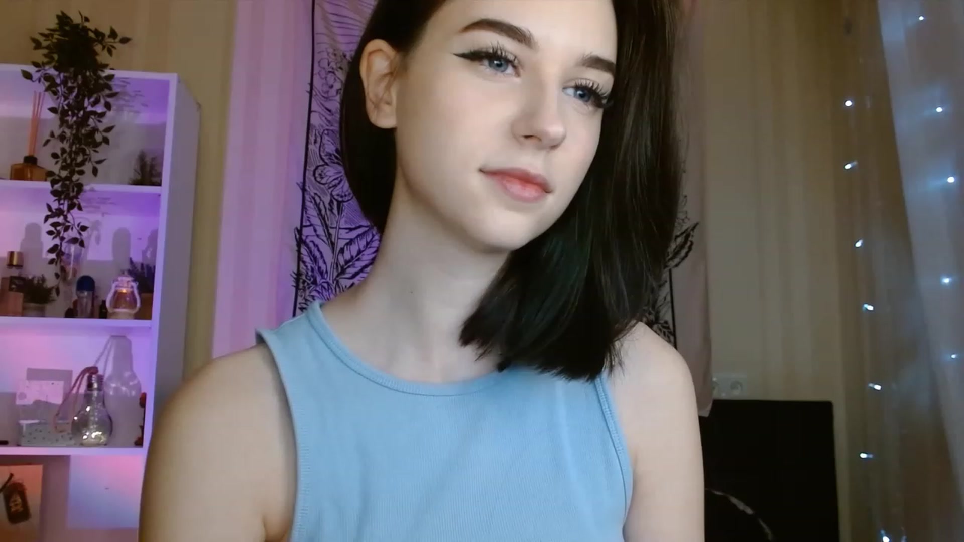 Gallery image thumbnail from ElsieF_'s myfreecams stream on, 01/13/2023, 19:19 image 10 of 20