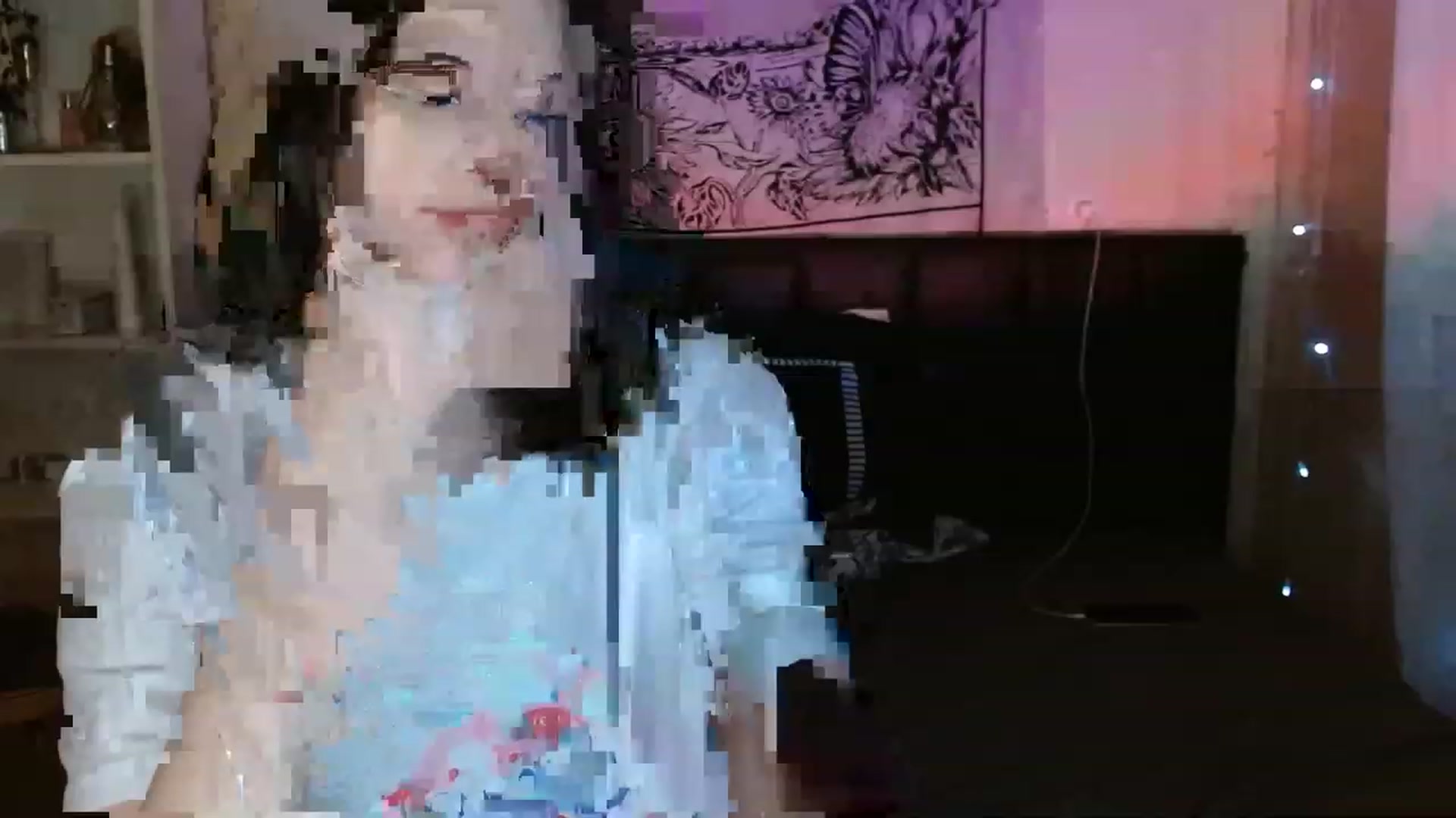 Gallery image thumbnail from ElsieF_'s myfreecams stream on, 01/17/2023, 21:33 image 7 of 20