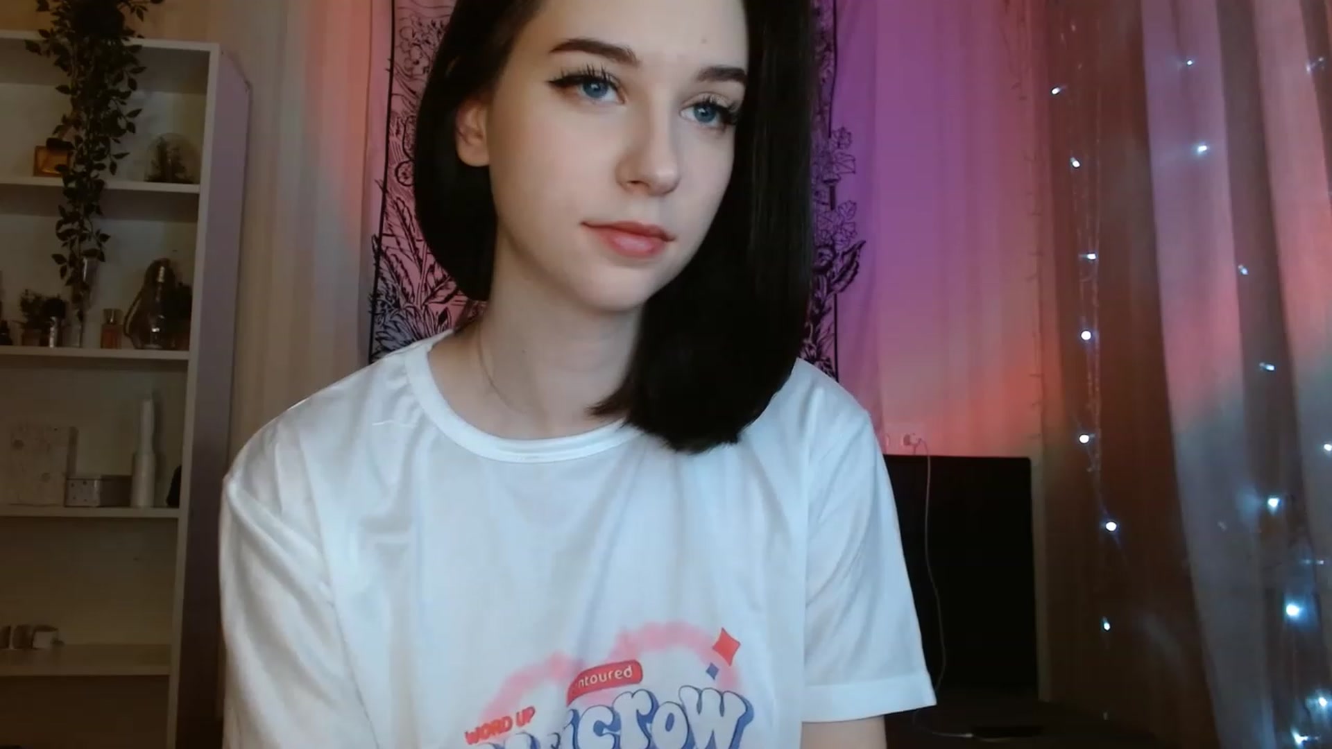 Gallery image thumbnail from ElsieF_'s myfreecams stream on, 01/17/2023, 21:33 image 4 of 20