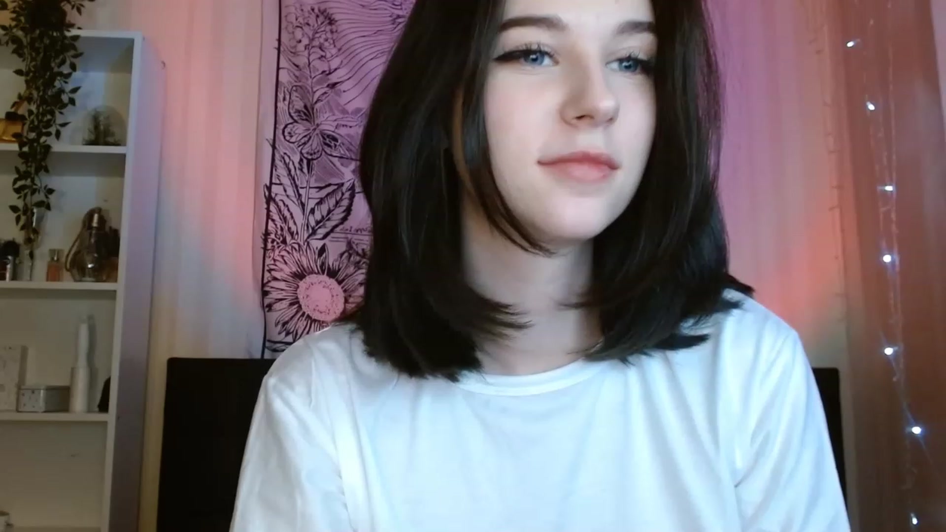 Gallery image thumbnail from ElsieF_'s myfreecams stream on, 01/17/2023, 21:33 image 15 of 20