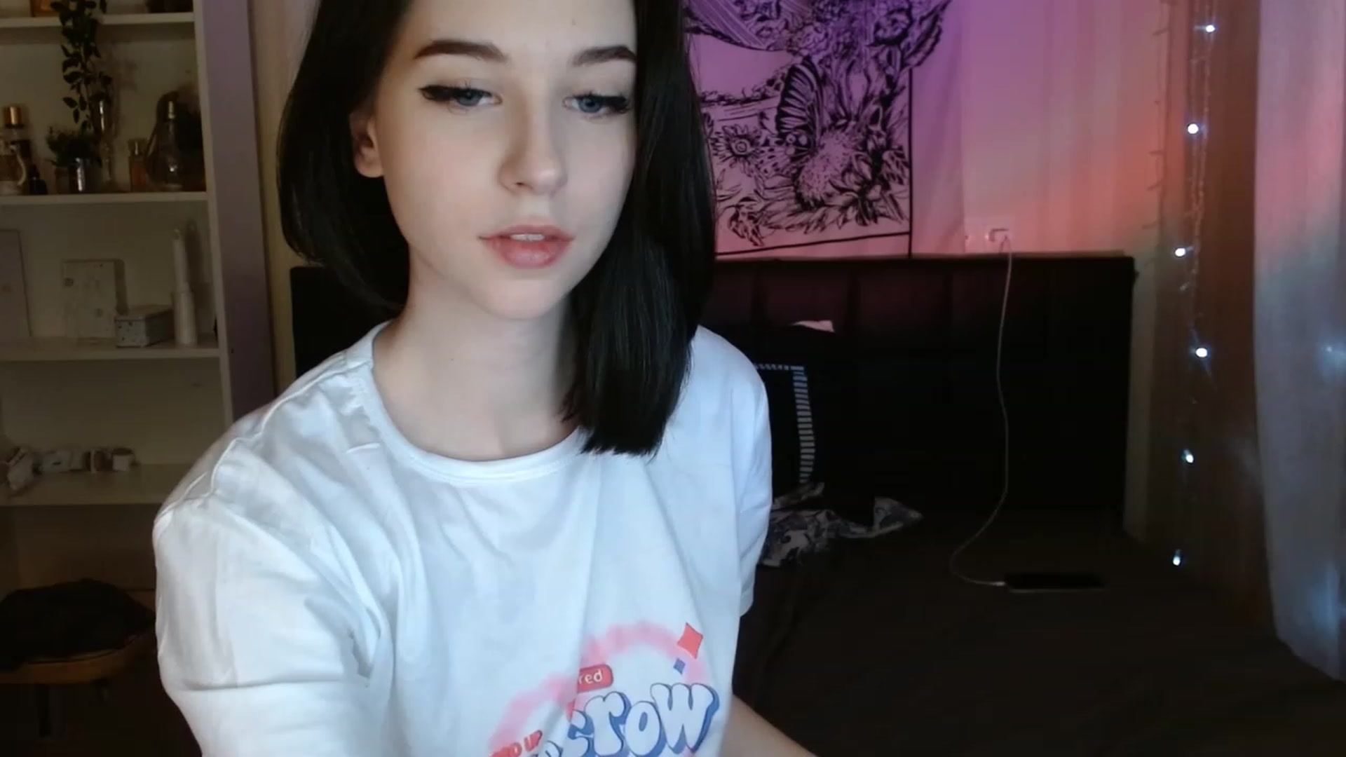 Gallery image thumbnail from ElsieF_'s myfreecams stream on, 01/17/2023, 21:33 image 6 of 20