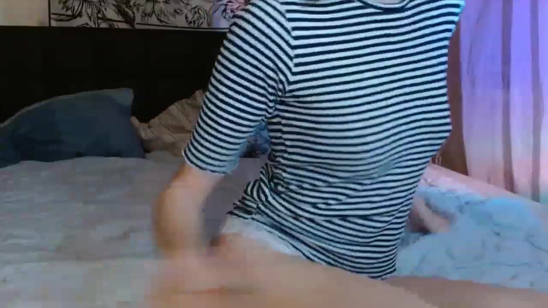 Gallery image thumbnail from ElsieF_'s myfreecams stream on, 01/25/2023, 20:35 image 3 of 20