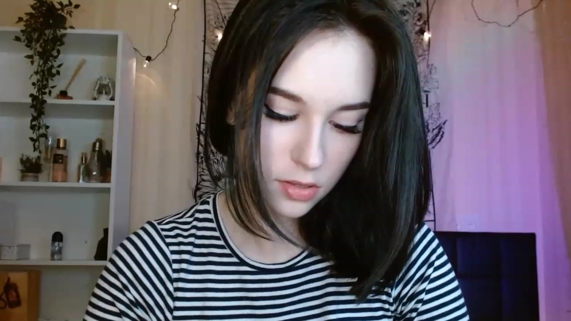 Gallery image thumbnail from ElsieF_'s myfreecams stream on, 01/25/2023, 20:35 image 1 of 20