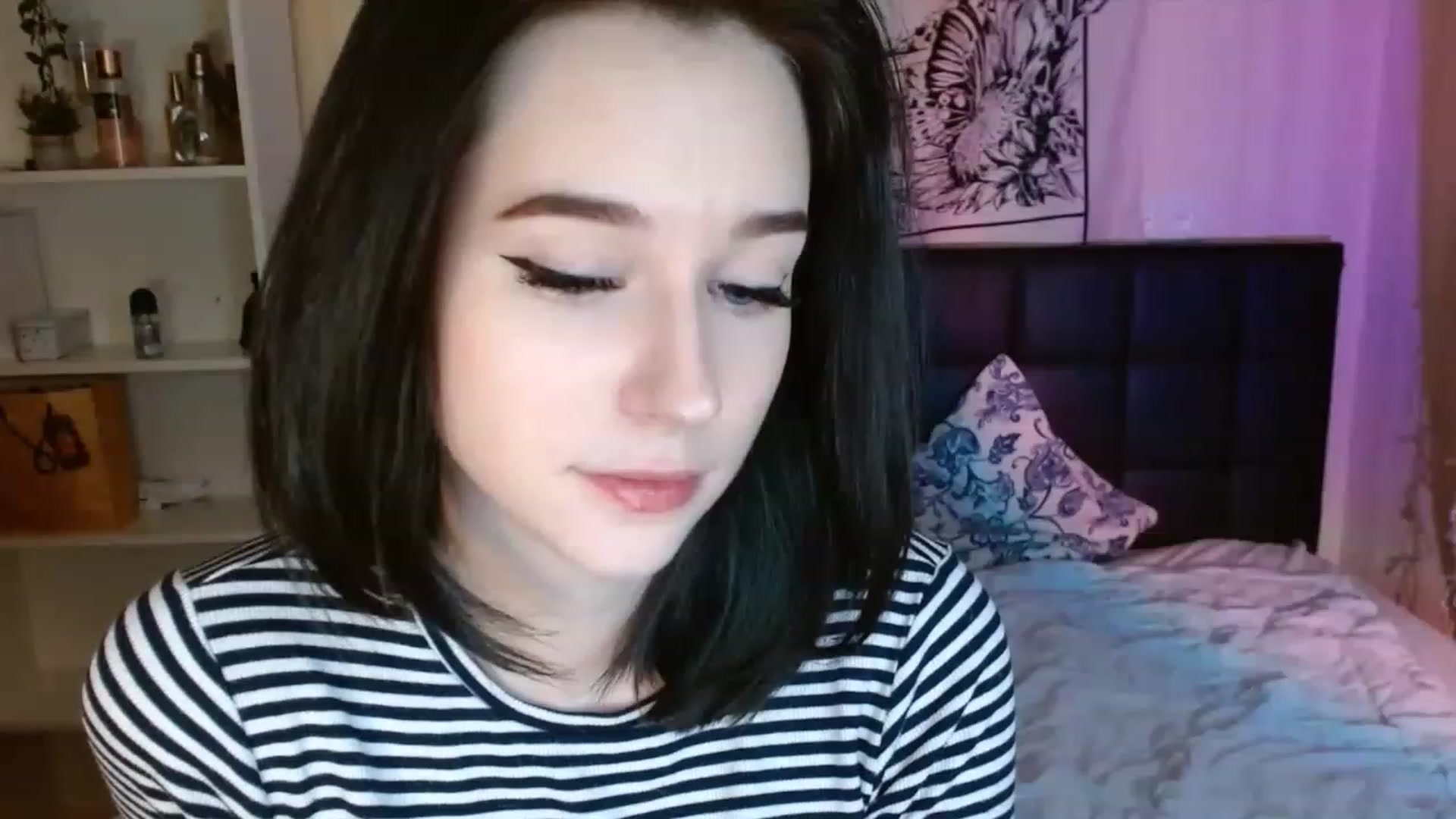 Gallery image thumbnail from ElsieF_'s myfreecams stream on, 01/25/2023, 20:50 image 14 of 20