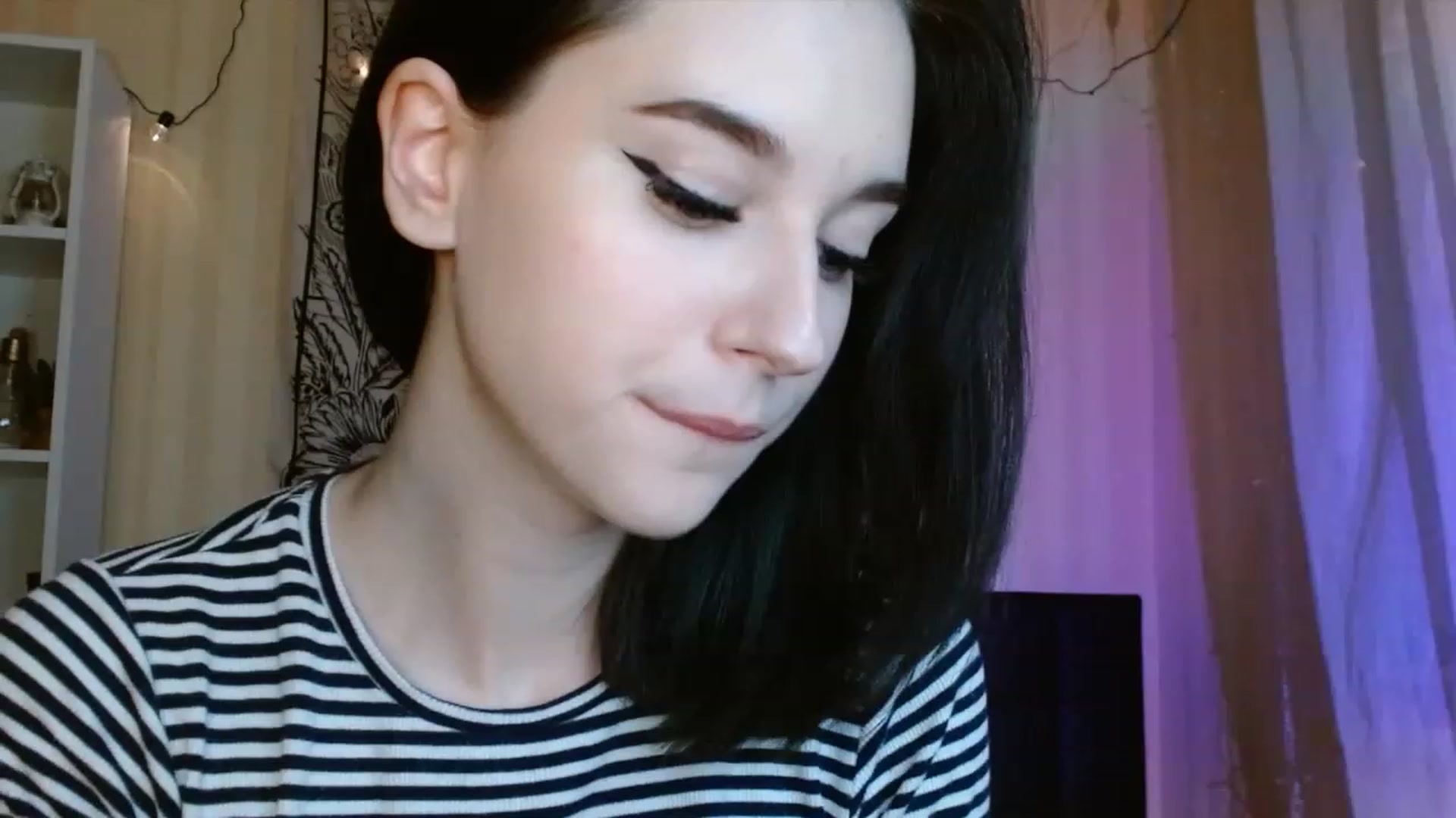 Gallery image thumbnail from ElsieF_'s myfreecams stream on, 01/25/2023, 20:50 image 5 of 20