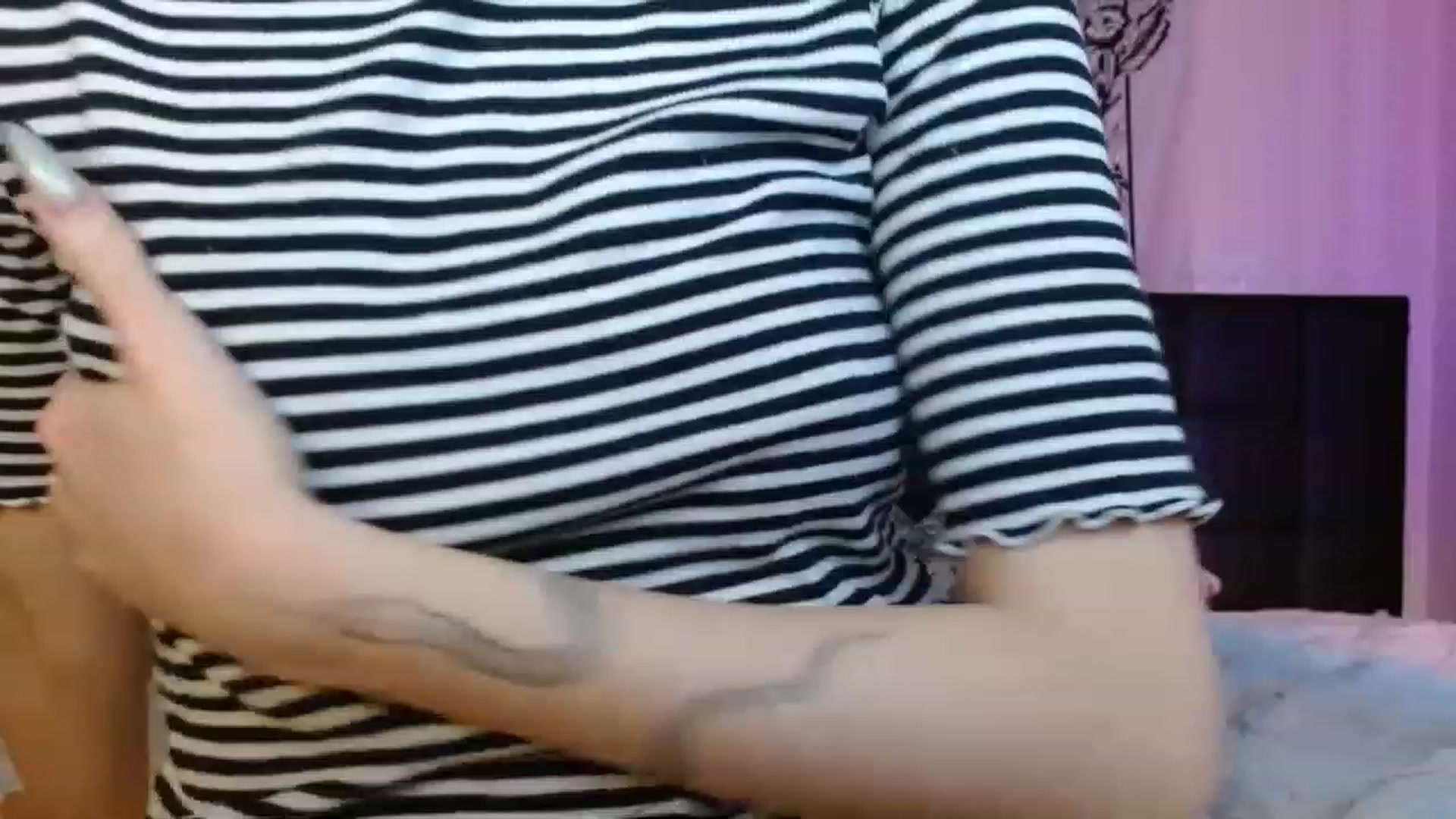 Gallery image thumbnail from ElsieF_'s myfreecams stream on, 01/25/2023, 20:50 image 19 of 20