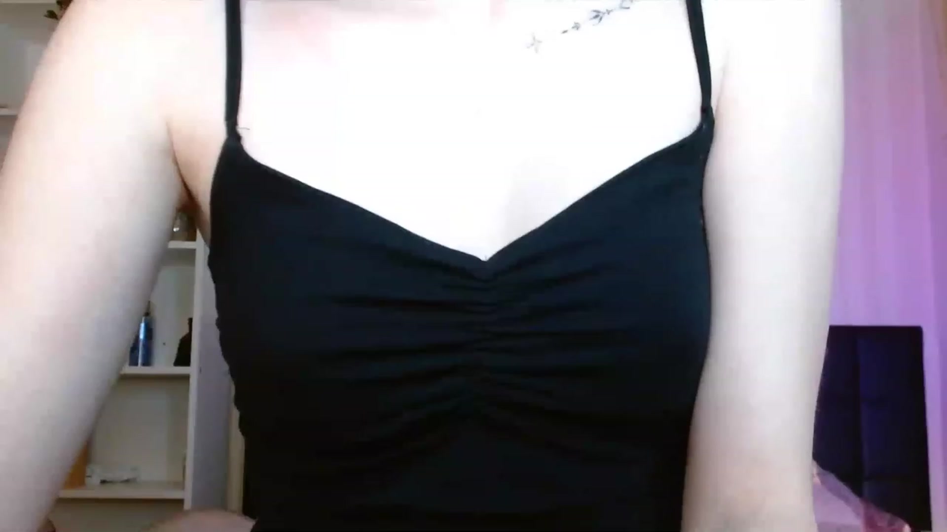 Gallery image thumbnail from ElsieF_'s myfreecams stream on, 01/26/2023, 21:57 image 6 of 20