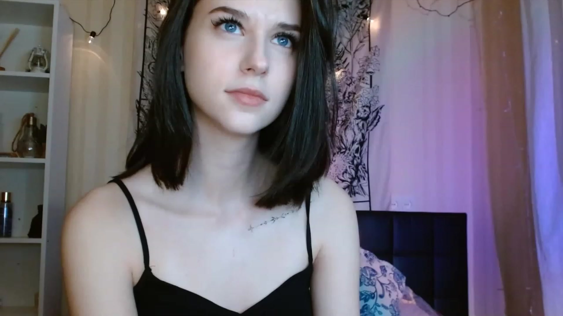 Gallery image thumbnail from ElsieF_'s myfreecams stream on, 01/26/2023, 22:24 image 18 of 20