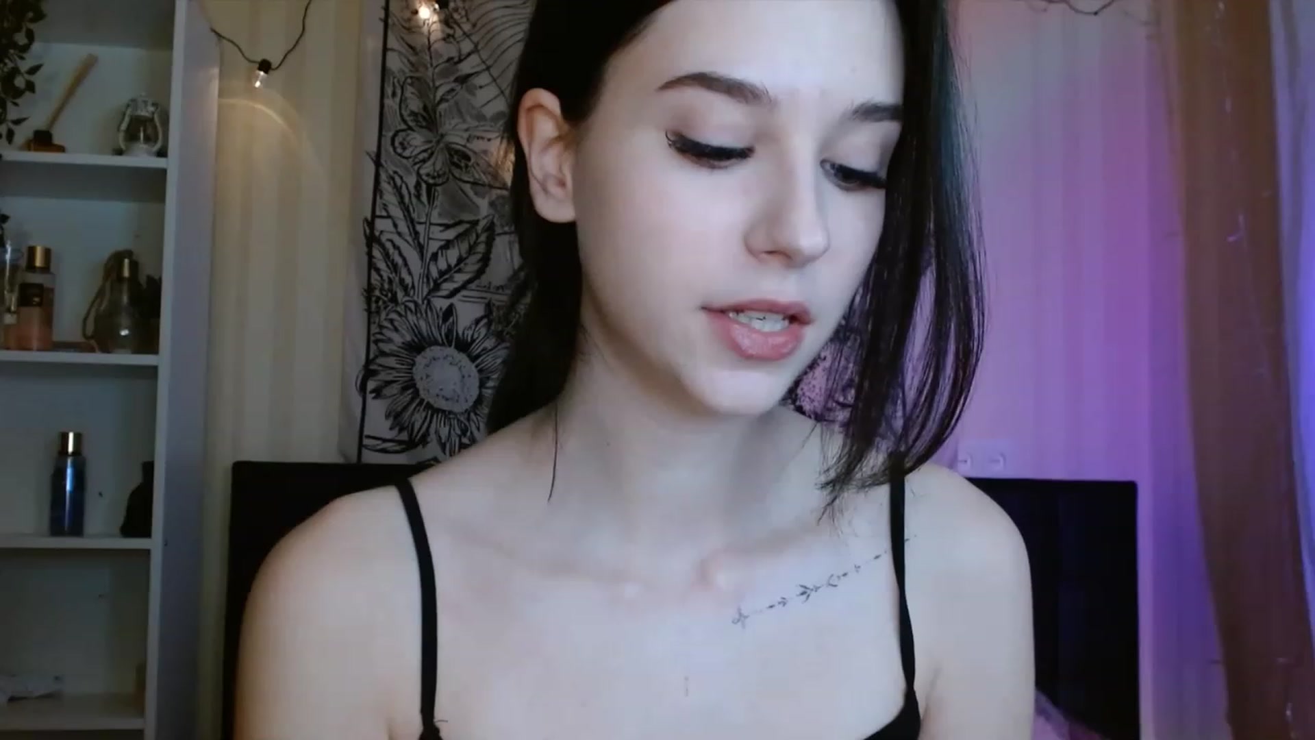 Gallery image thumbnail from ElsieF_'s myfreecams stream on, 01/26/2023, 22:24 image 16 of 20