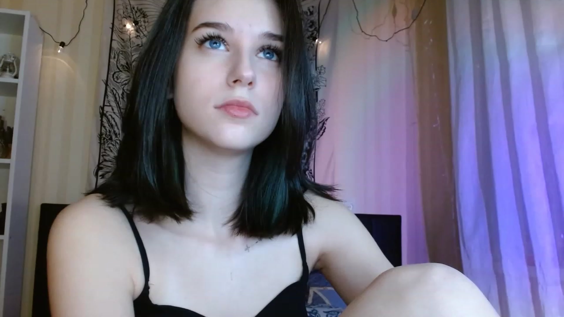 Gallery image thumbnail from ElsieF_'s myfreecams stream on, 01/27/2023, 24:33 image 9 of 20